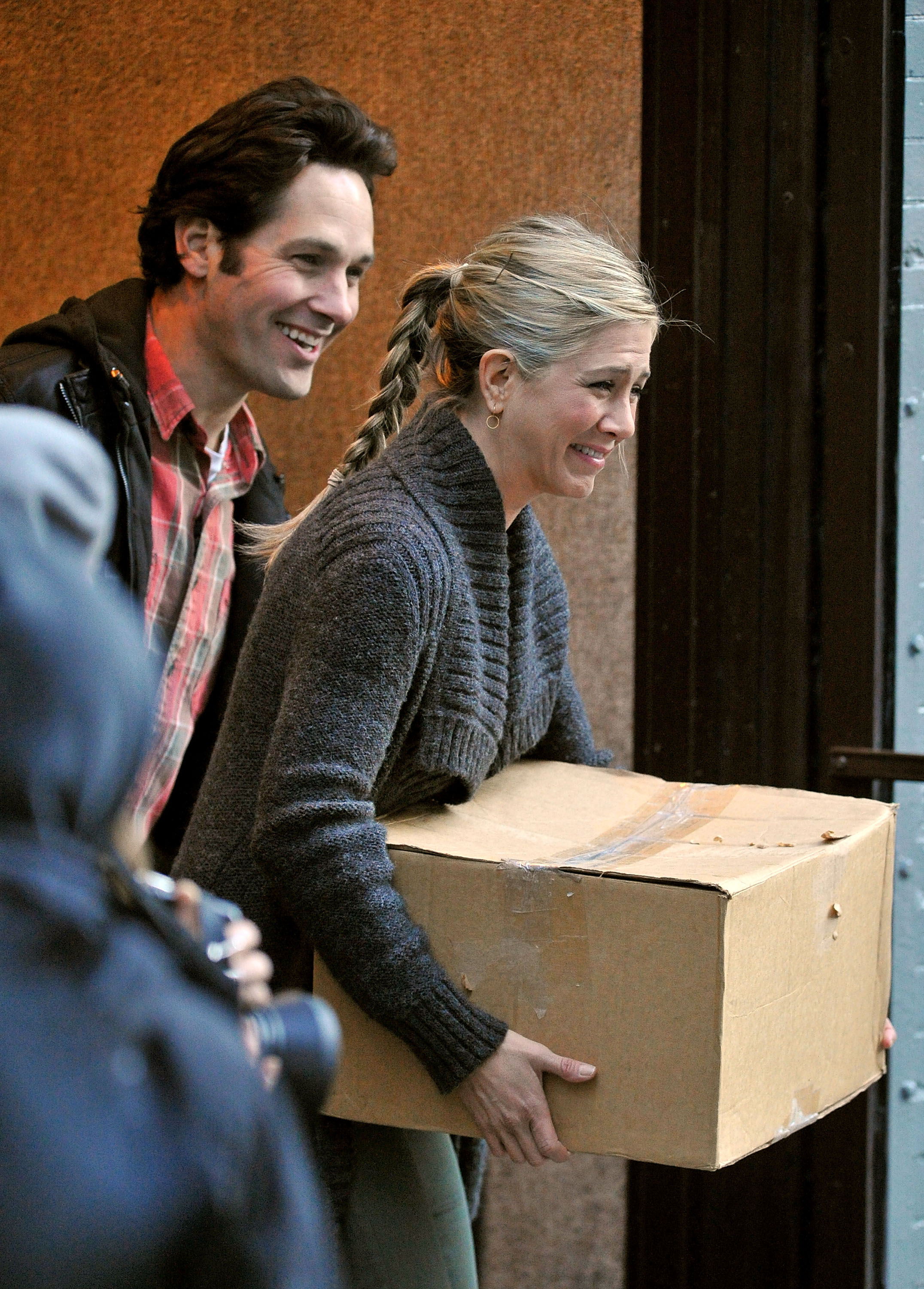 Paul Rudd und Jennifer Aniston auf den Straßen von Manhattan am 19. November 2010 in New York City. | Quelle: Getty Images