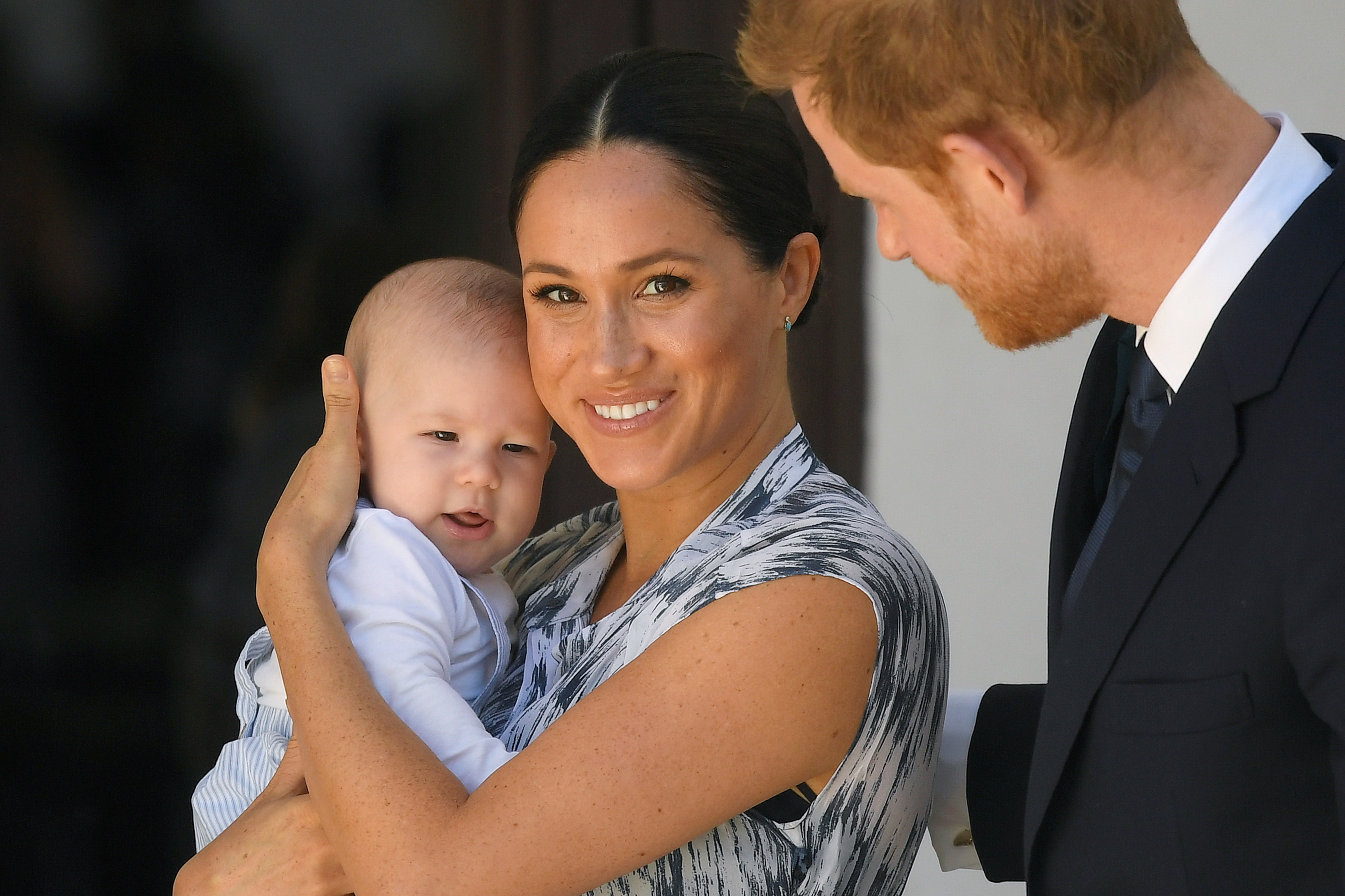 Meghan Markle, Prinz Harry und Archie während ihrer Südafrikatour am 25. September 2019 | Quelle: Getty Images