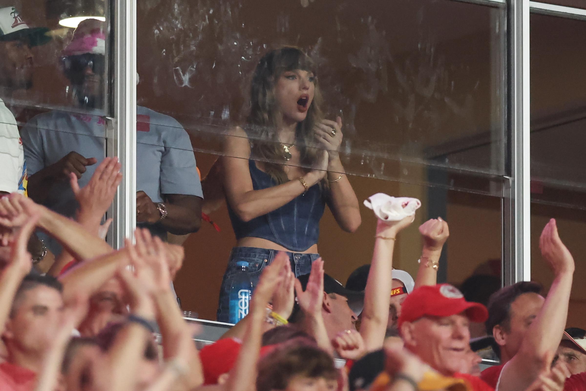 Taylor Swift bei einem NFL-Spiel zwischen den Baltimore Ravens und den Kansas City Chiefs in Kansas City, Missouri am 5. September 2024 | Quelle: Getty Images