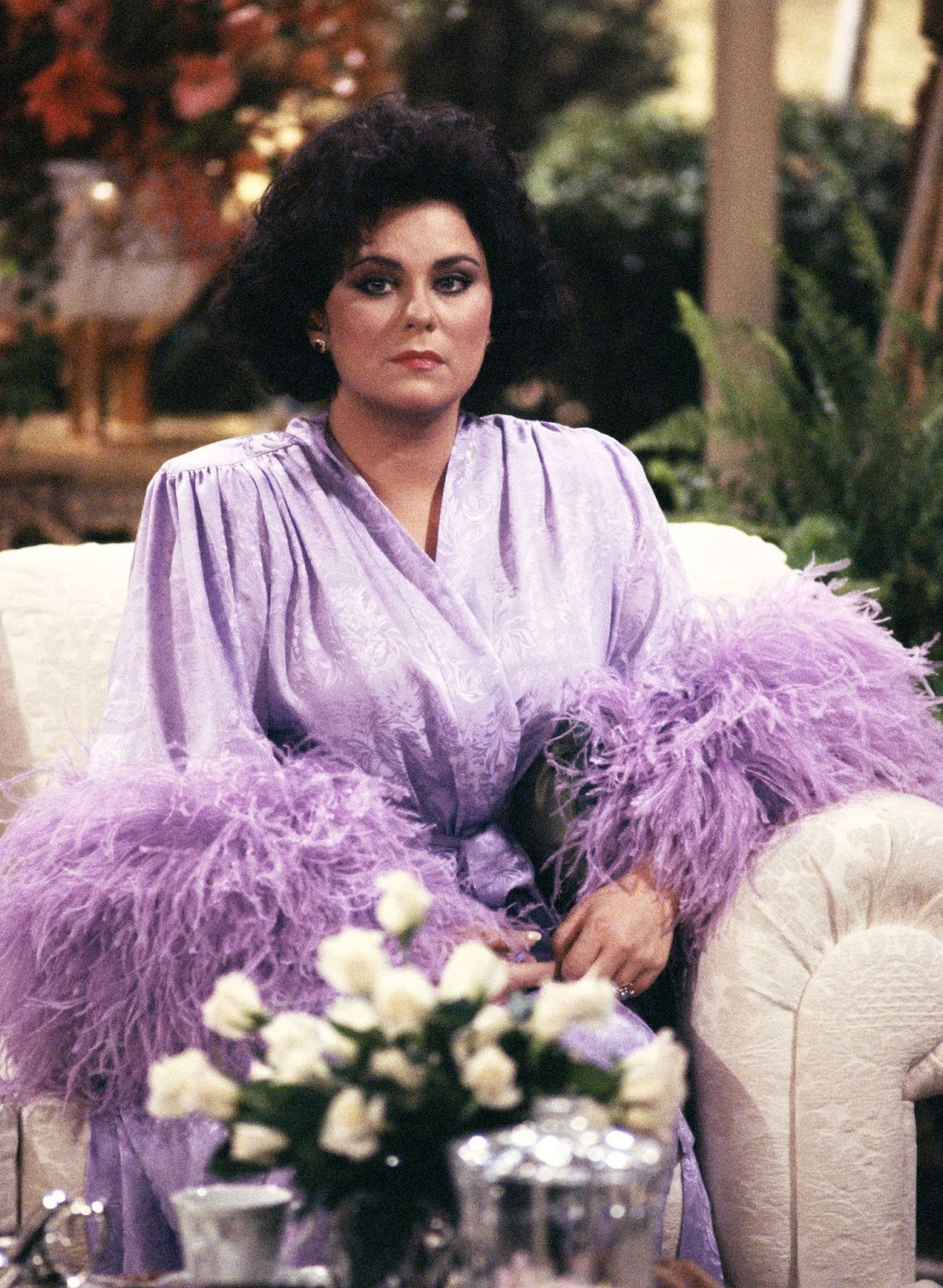 Der Star bei den Dreharbeiten zu „Designing Women“ im Jahr 1990. | Quelle: Getty Images