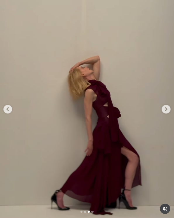 Nicole Kidman posiert für die Vogue in einem Post vom 8. Oktober 2025. | Quelle: Instagram/voguemagazine