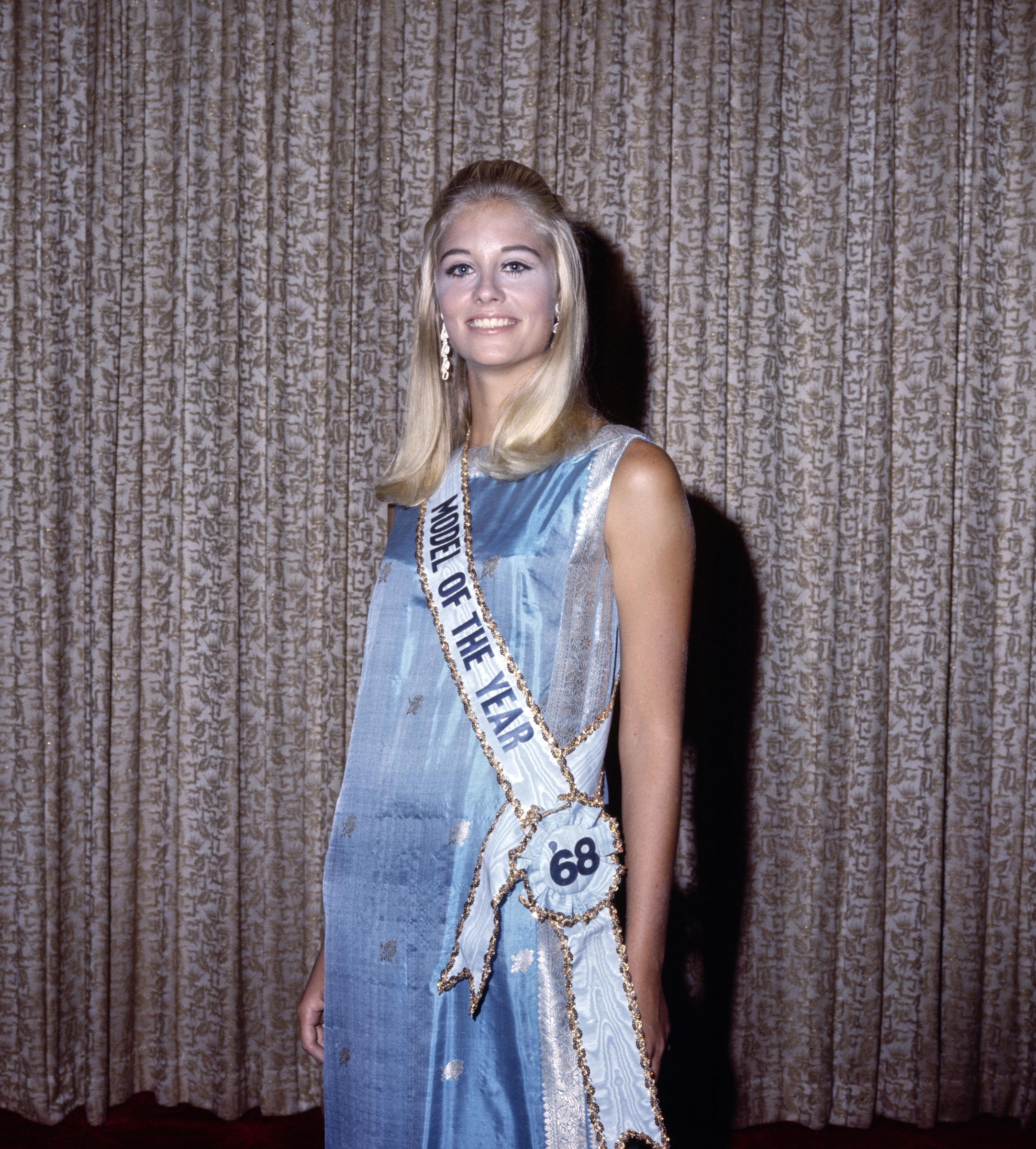 Cybill Shepherd nach ihrem Sieg bei der Wahl zum Model des Jahres am 14. September 1968. | Quelle: Getty Images