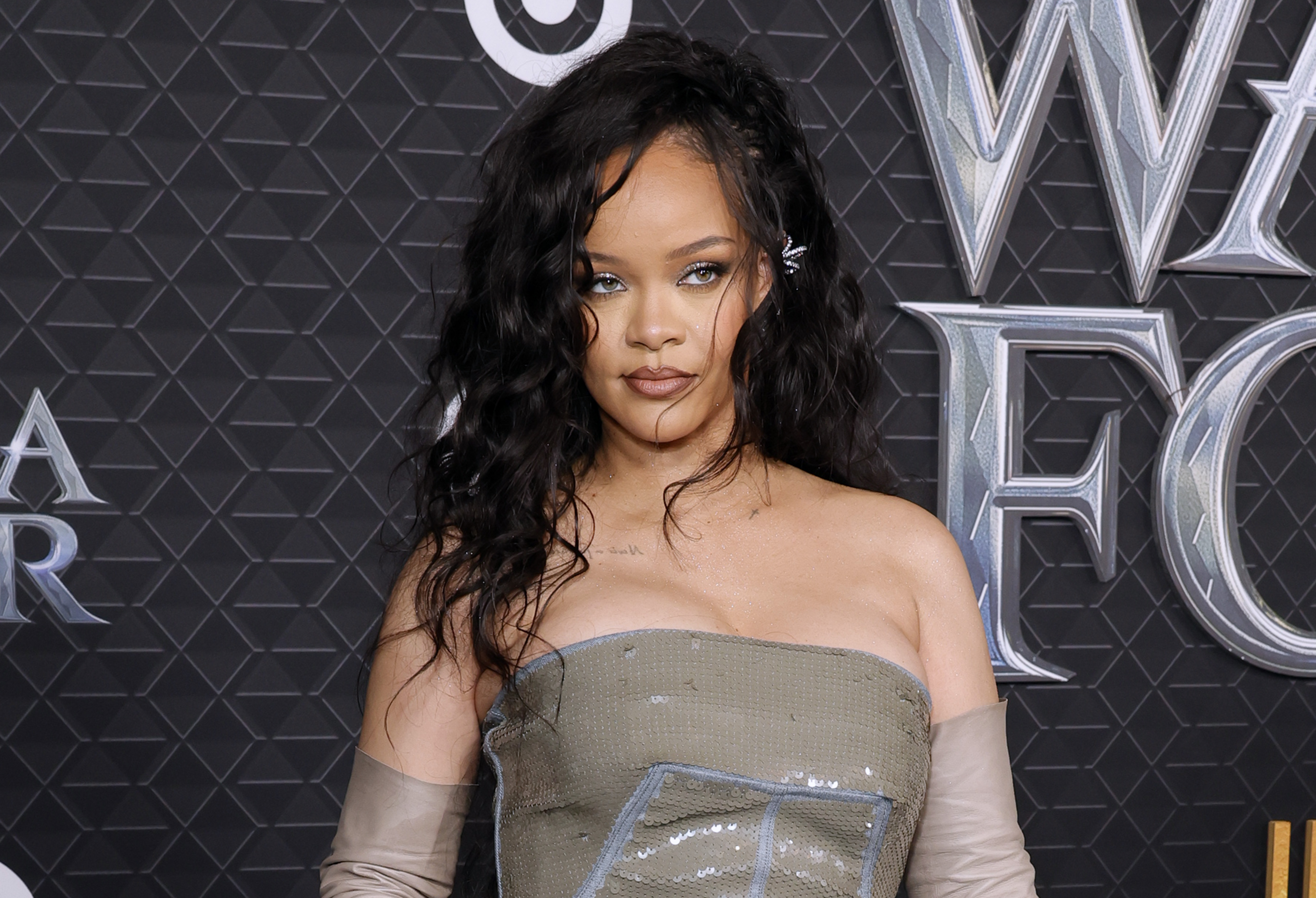 Rihanna bei der Premiere von "Black Panther 2: Wakanda Forever" im Dolby Theatre in Hollywood, Kalifornien, am 26. Oktober 2022 | Quelle: Getty Images