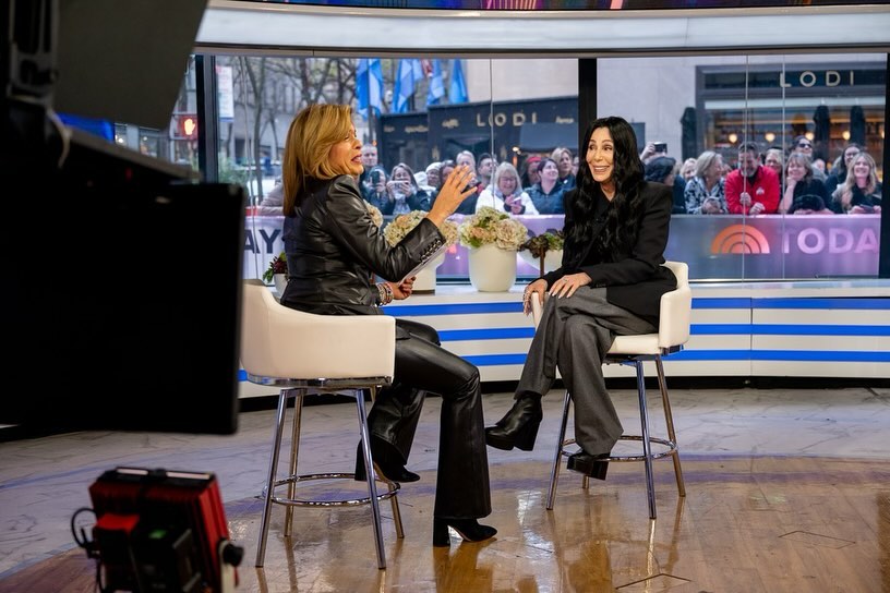 Hoda Kotb und Cher in der "Today Show", aus einem Beitrag vom 19. November 2024 | Quelle: Instagram/hodakotb