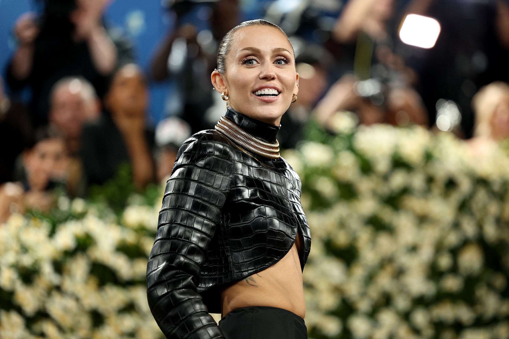 Miley Cyrus besucht die Met Gala 2025 | Quelle: Getty Images