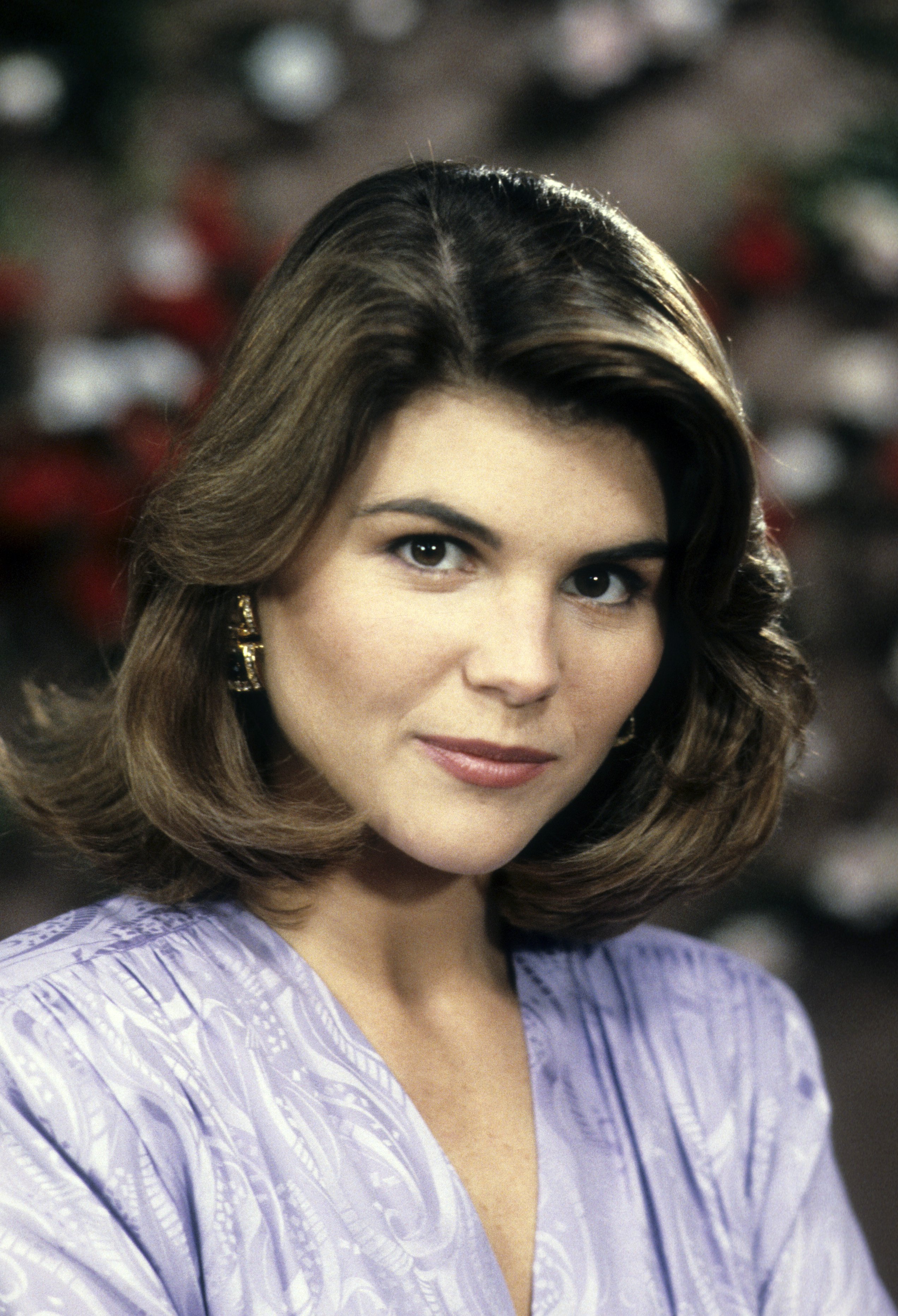 Lori Loughlin kam als Rebecca Donaldson zu „Full House“ und wurde neben Onkel Jesse schnell zu einem festen Bestandteil der Tanner-Familie. Die Beziehung zwischen Becky und Jesse entwickelte sich zu einer der beständigsten Handlungsstränge der Sitcom. | Quelle: Getty Images