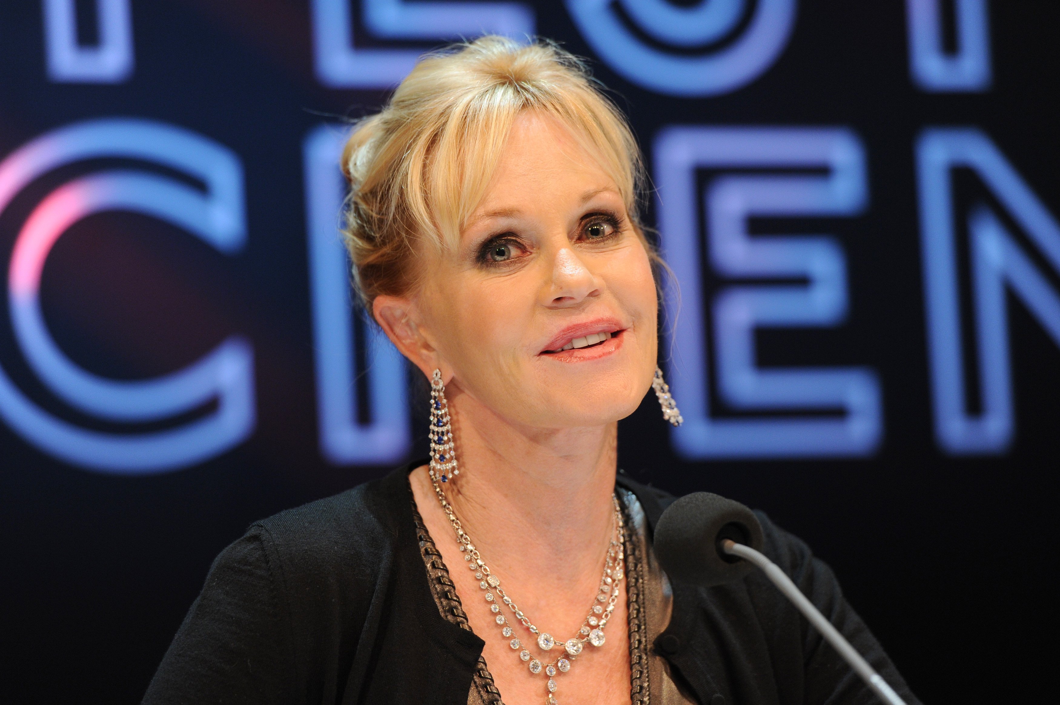 Melanie Griffith nimmt an einer Podiumsdiskussion in der Black Box während des Münchner Filmfestes am 3. Juli 2012 in München teil. | Quelle: Getty Images