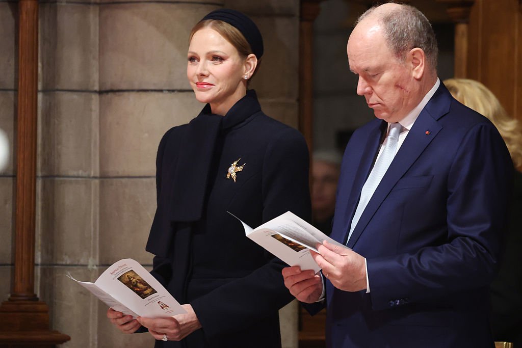 Prinzessin Charlene von Monaco und Prinz Albert II. von Monaco nehmen am 27. Januar 2026 in Monaco an der Zeremonie zu Ehren der Heiligen Devote teil | Quelle: Getty Images