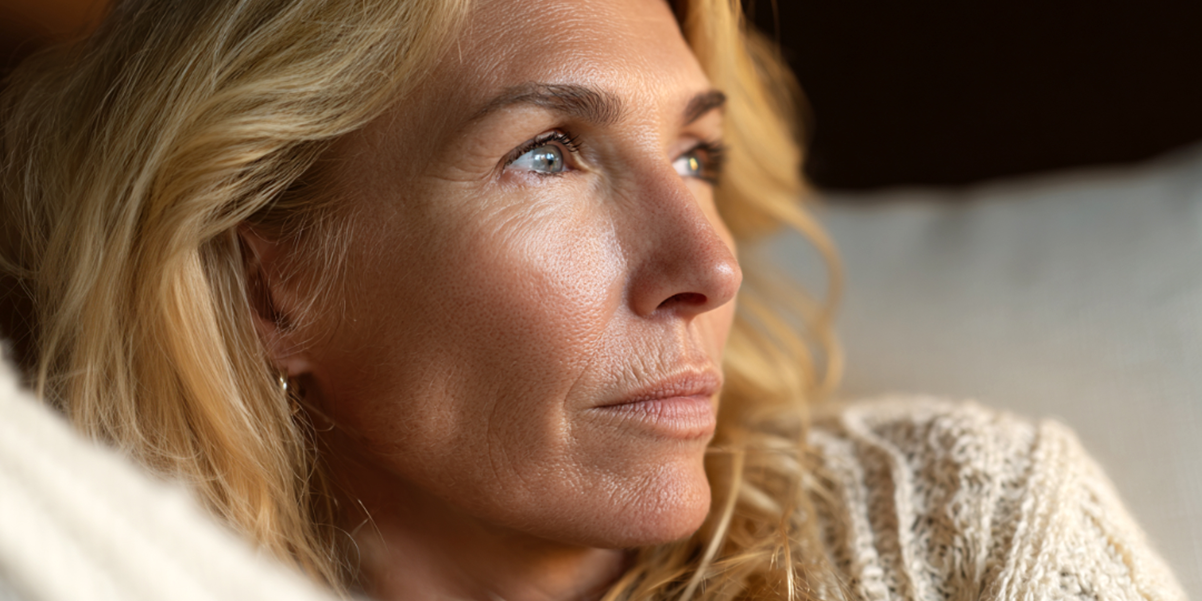 Eine nachdenkliche Frau | Quelle: The Celebritist