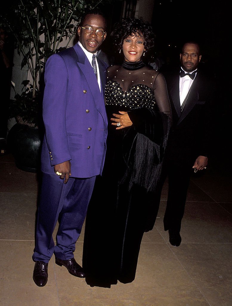 Bobby Brown und Whitney Houston beim Carousel of Hope Ball zugunsten des Barbara Davis Center for Childhood Diabetes am 2. Oktober 1992 in Beverly Hills | Quelle: Getty Images