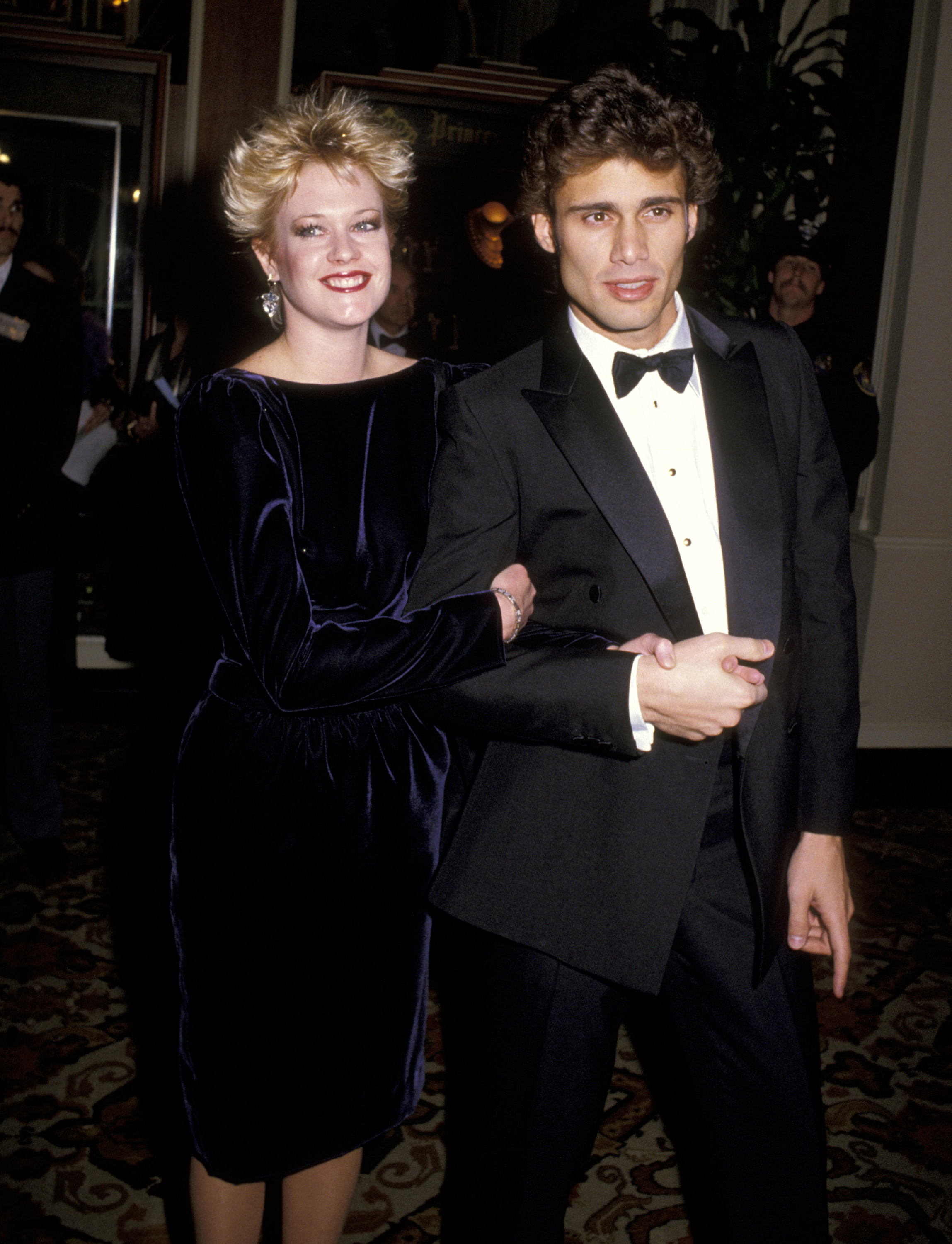 Steven Bauer und Melanie Griffith bei den 42. jährlichen Golden Globe Awards am 26. Januar 1985. | Quelle: Getty Images