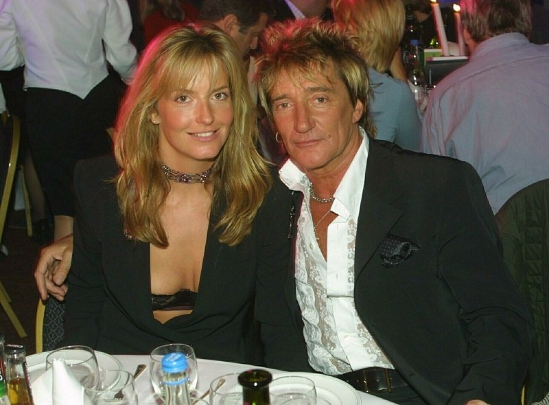 Rod Stewart und Penny Lancaster in London, England am 11. April 2001 | Quelle: Getty Images