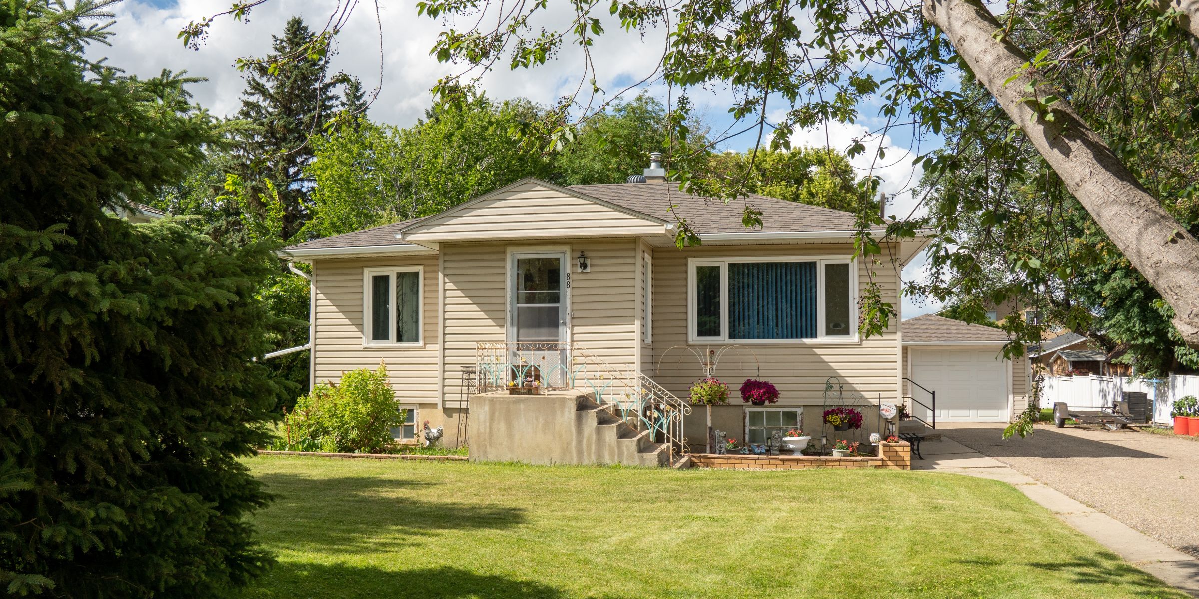 Ein kleines, gut gepflegtes Haus | Quelle: Shutterstock