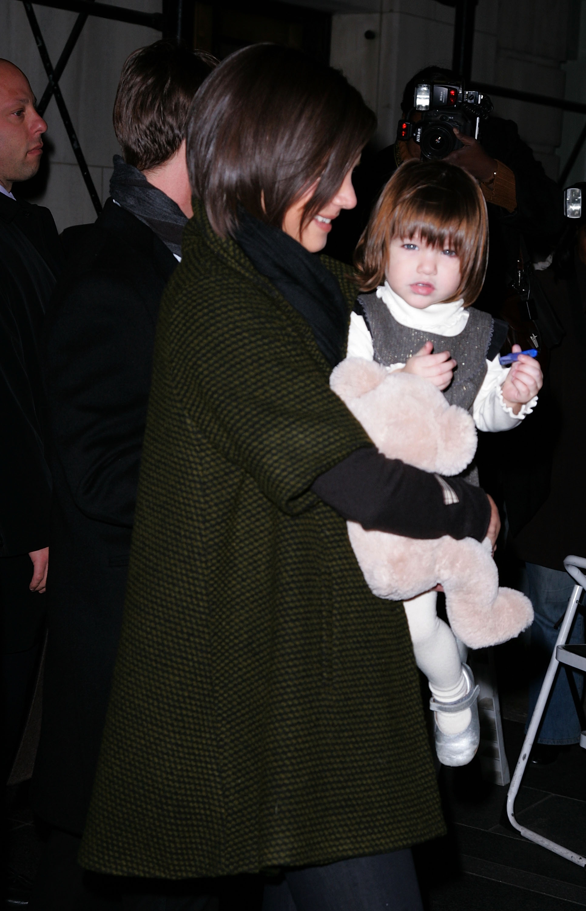 Katie Holmes und Suri Cruise wurden am 6. November 2007 in New York City gesichtet. | Quelle: Getty Images