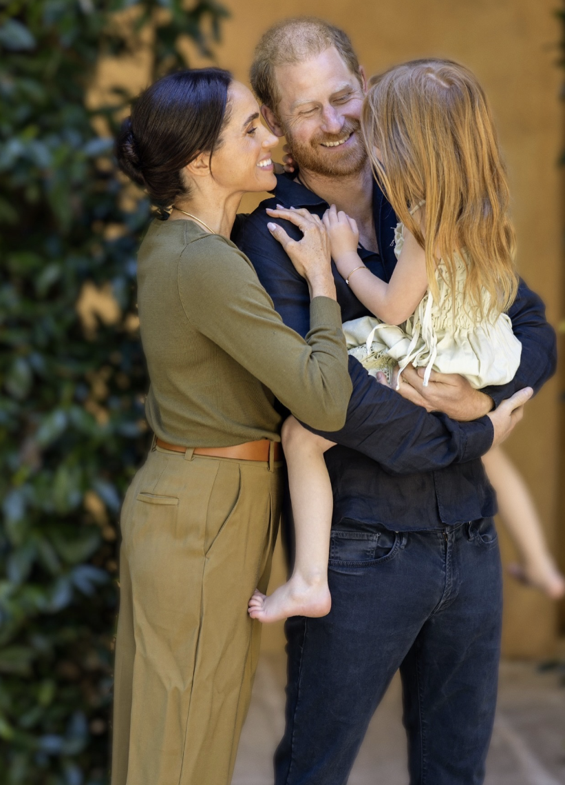 Meghan und Harry mit Tochter Lilibet | Quelle: Instagram/meghan