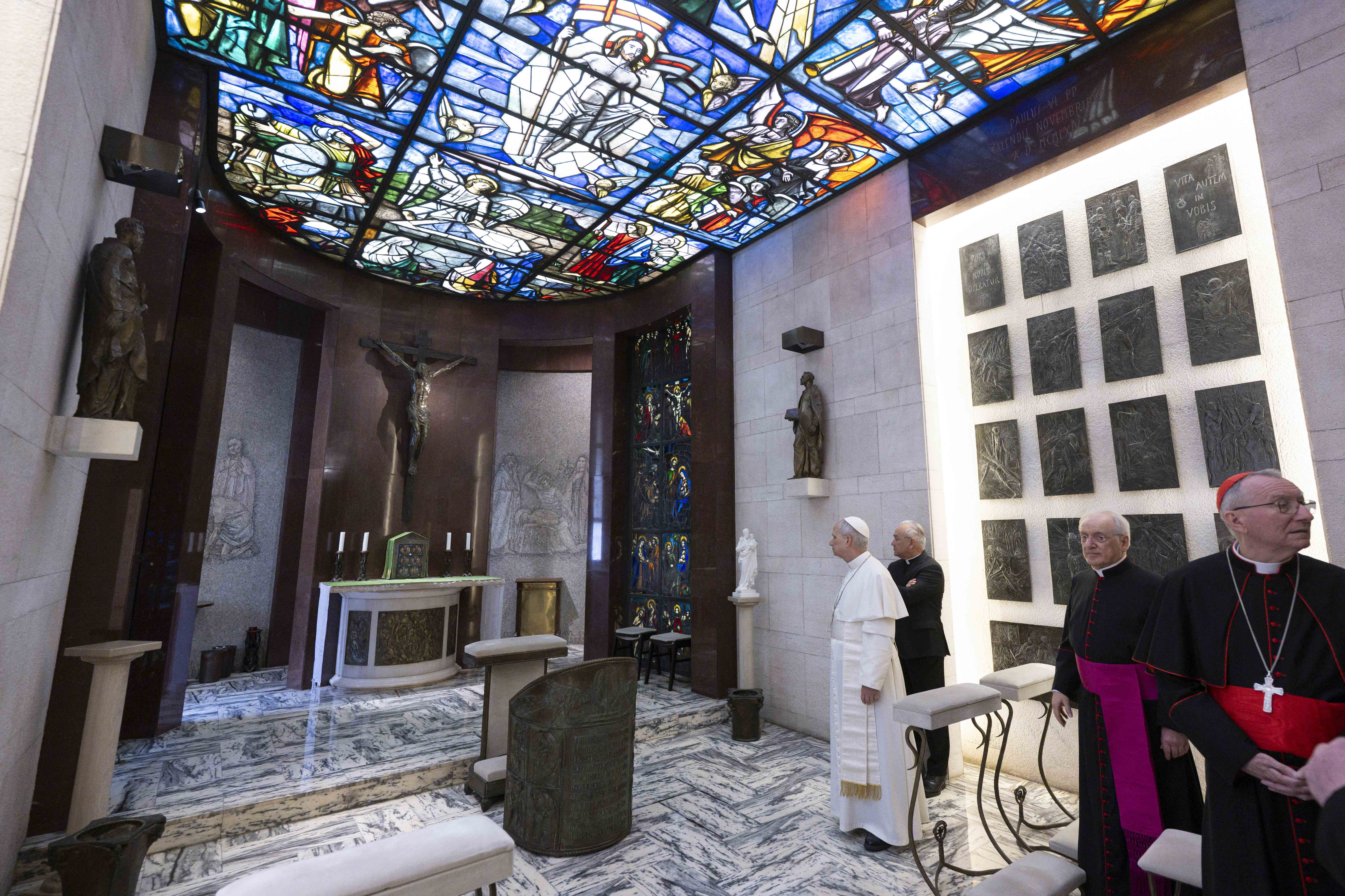 Papst Leo XIV. beim Besuch der päpstlichen Wohnung im Apostolischen Palast, am 12. Mai 2025 in der Vatikanstadt. | Quelle: Getty Images