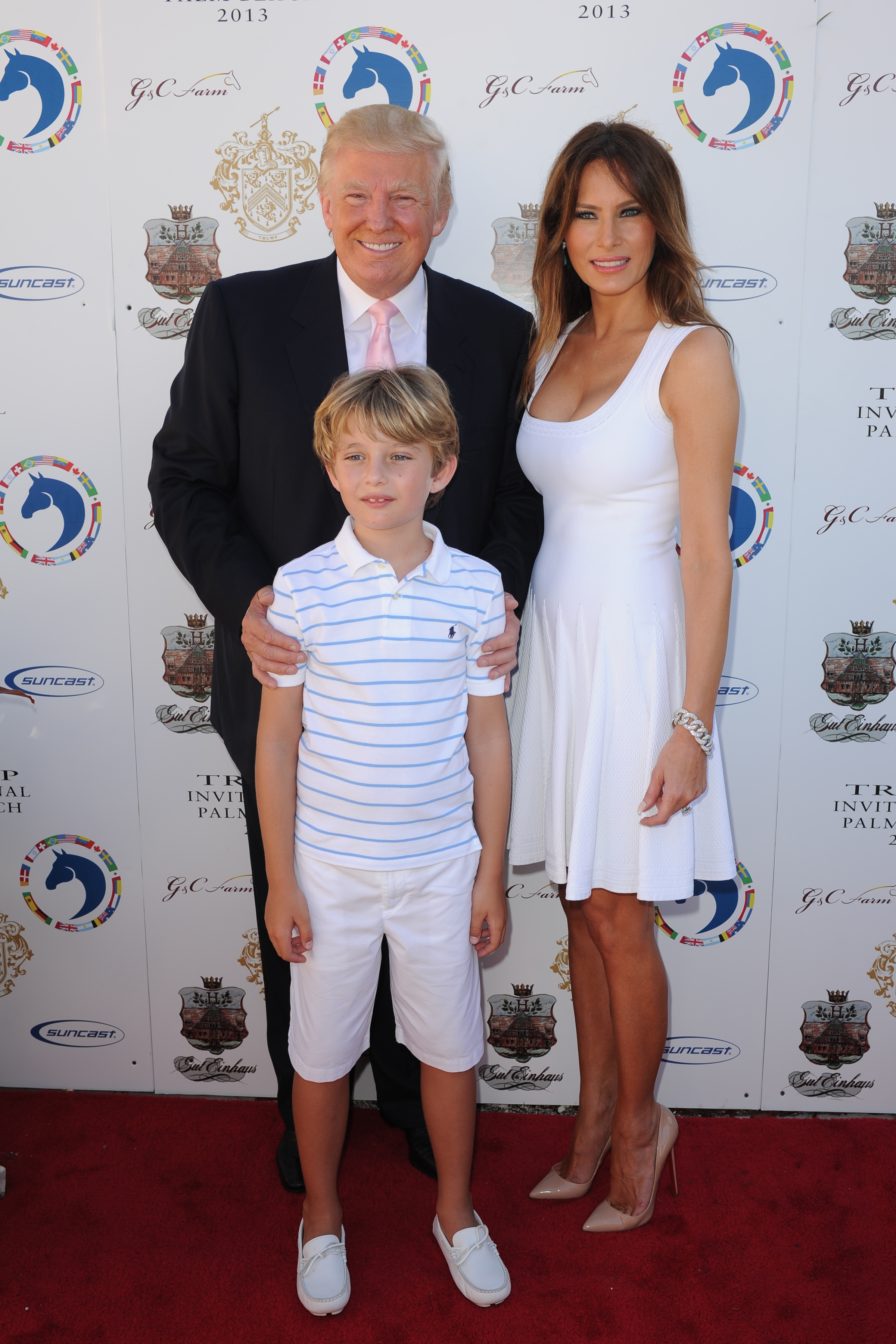 Donald, Melania und Barron Trump beim Trump Invitational Grand Prix am 6. Januar 2013 in Palm Beach, Florida. | Quelle: Getty Images