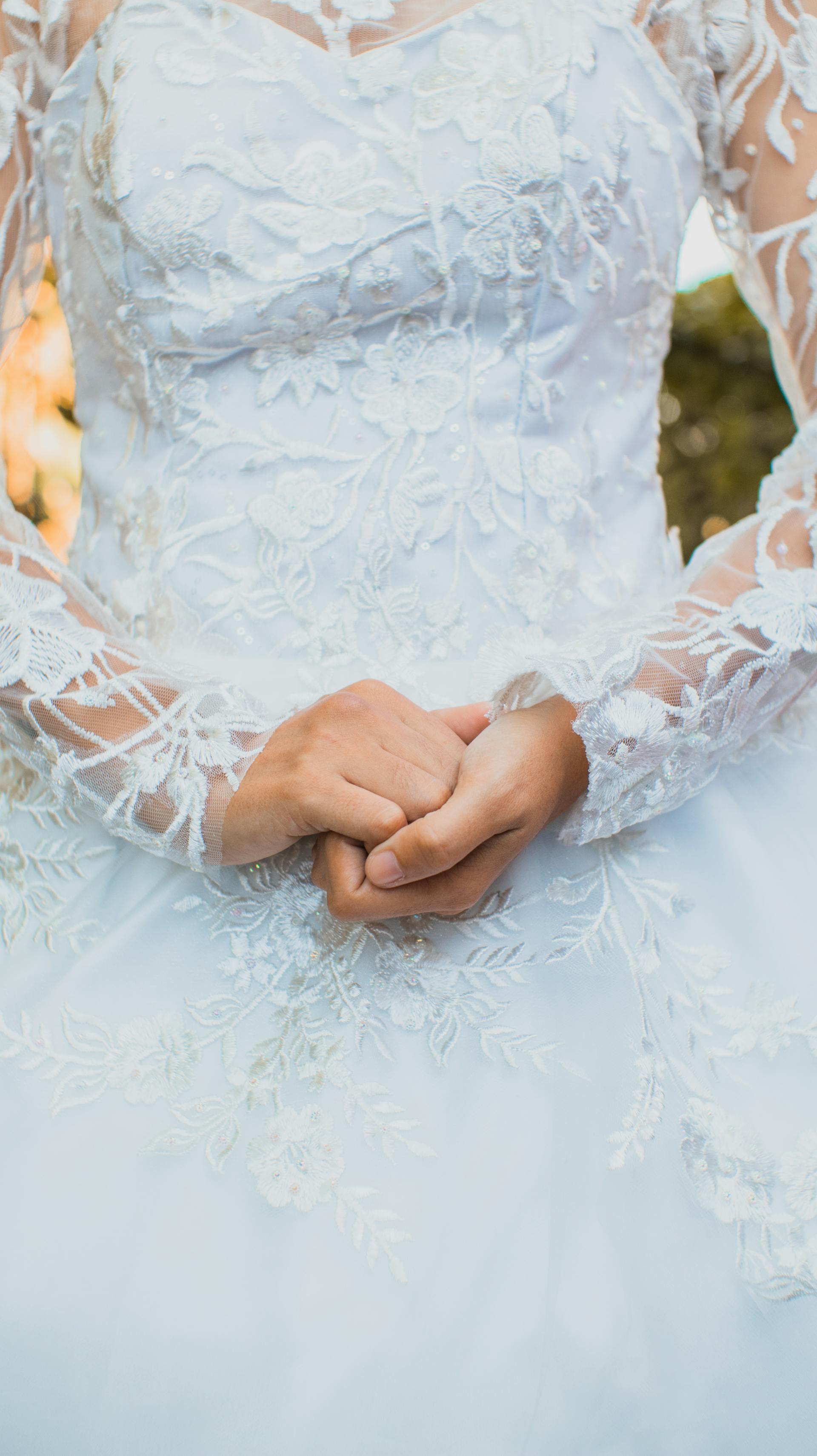 Eine Frau in einem weißen Hochzeitskleid | Quelle: Pexels