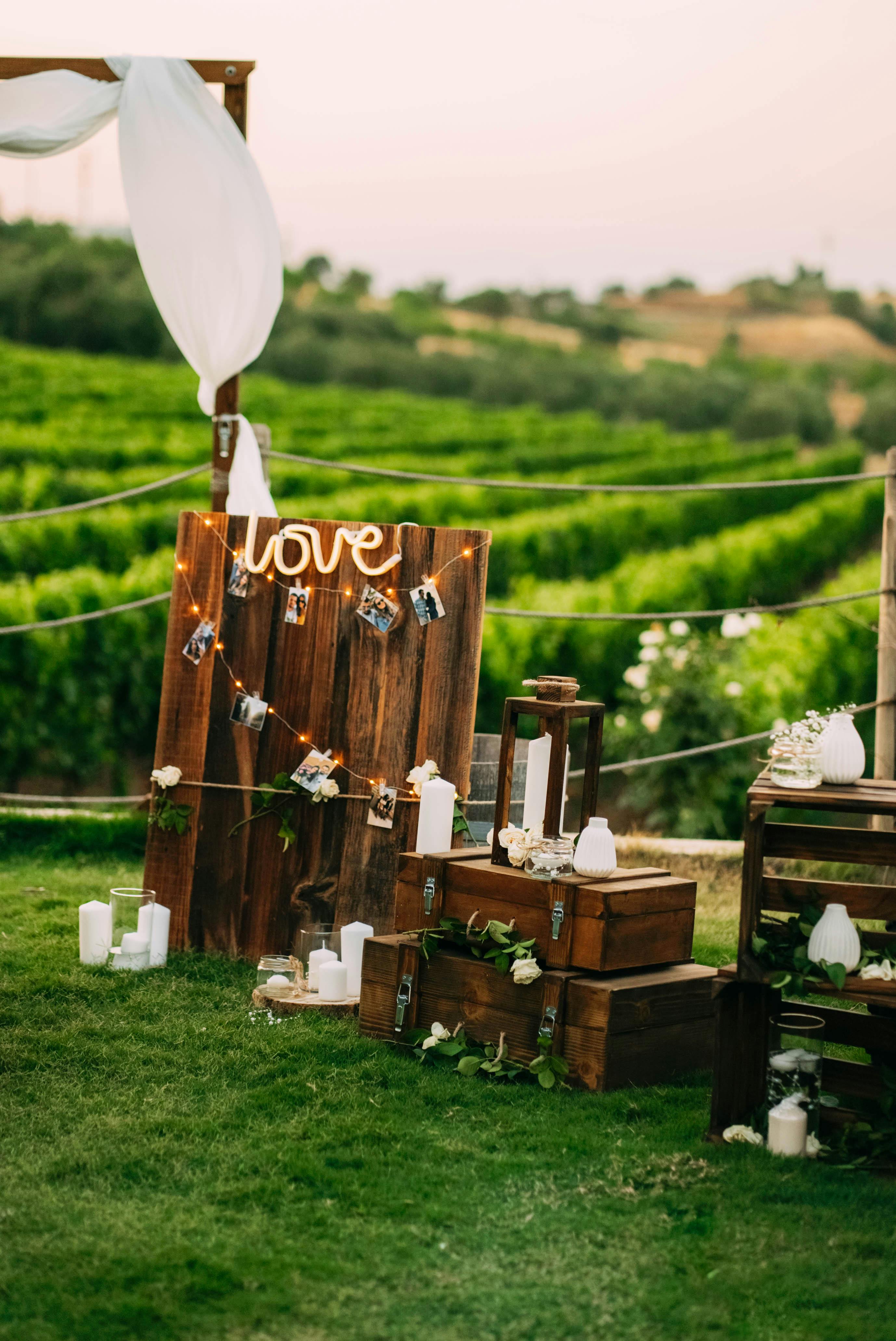 Eine Hochzeit im Weinberg | Quelle: Pexels