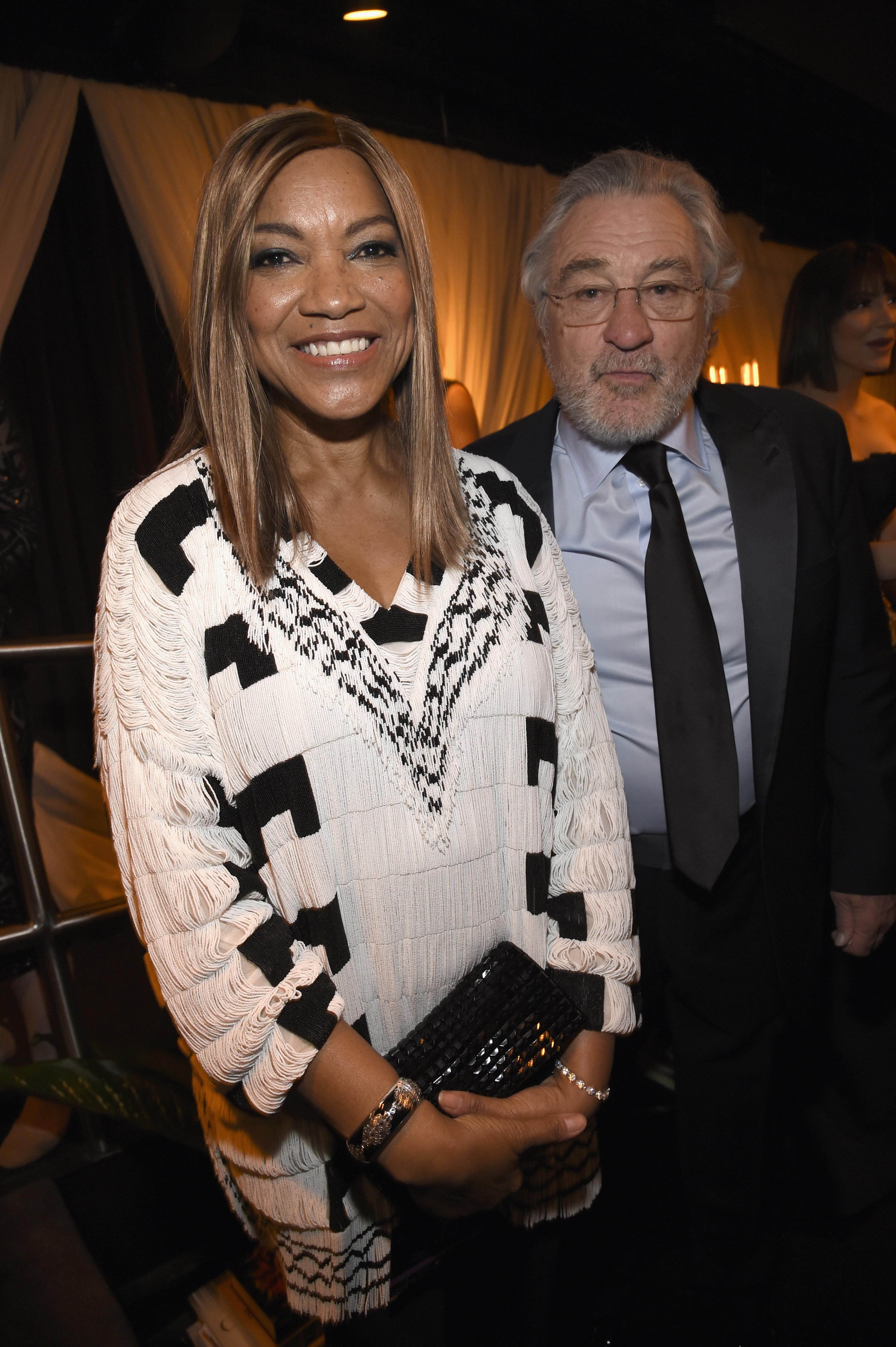 Grace Hightower und Robert De Niro posieren hinter der Bühne während der 72nd Annual Tony Awards am 10. Juni 2018 in New York City | Quelle: Getty Images