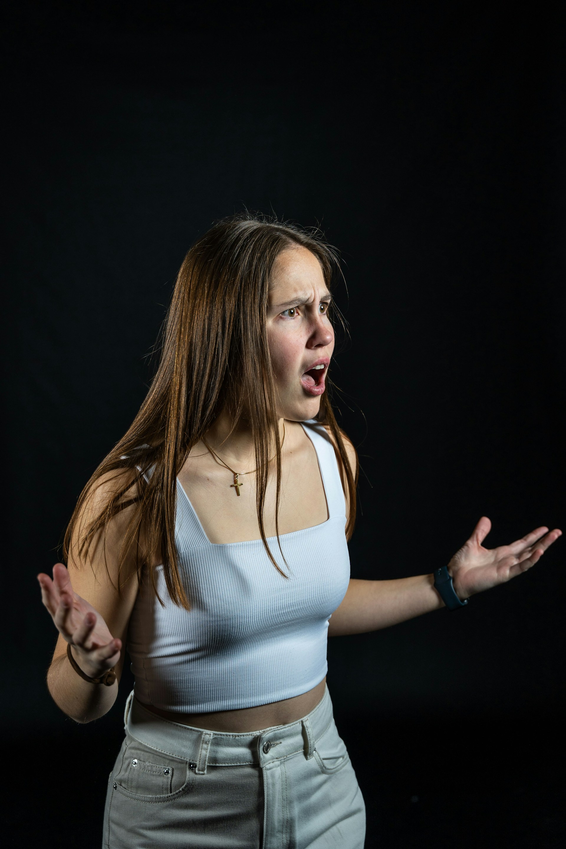 Eine schockierte und verwirrte Frau | Quelle: Unsplash