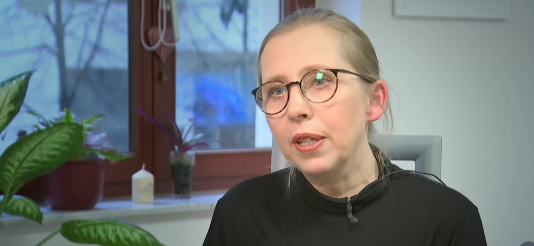 Victoria Gehricke, die Mutter der verschwundenen Inga. Interview, 2023 | Quelle: youtube.com/watch?v=eYBcCyXnt-A