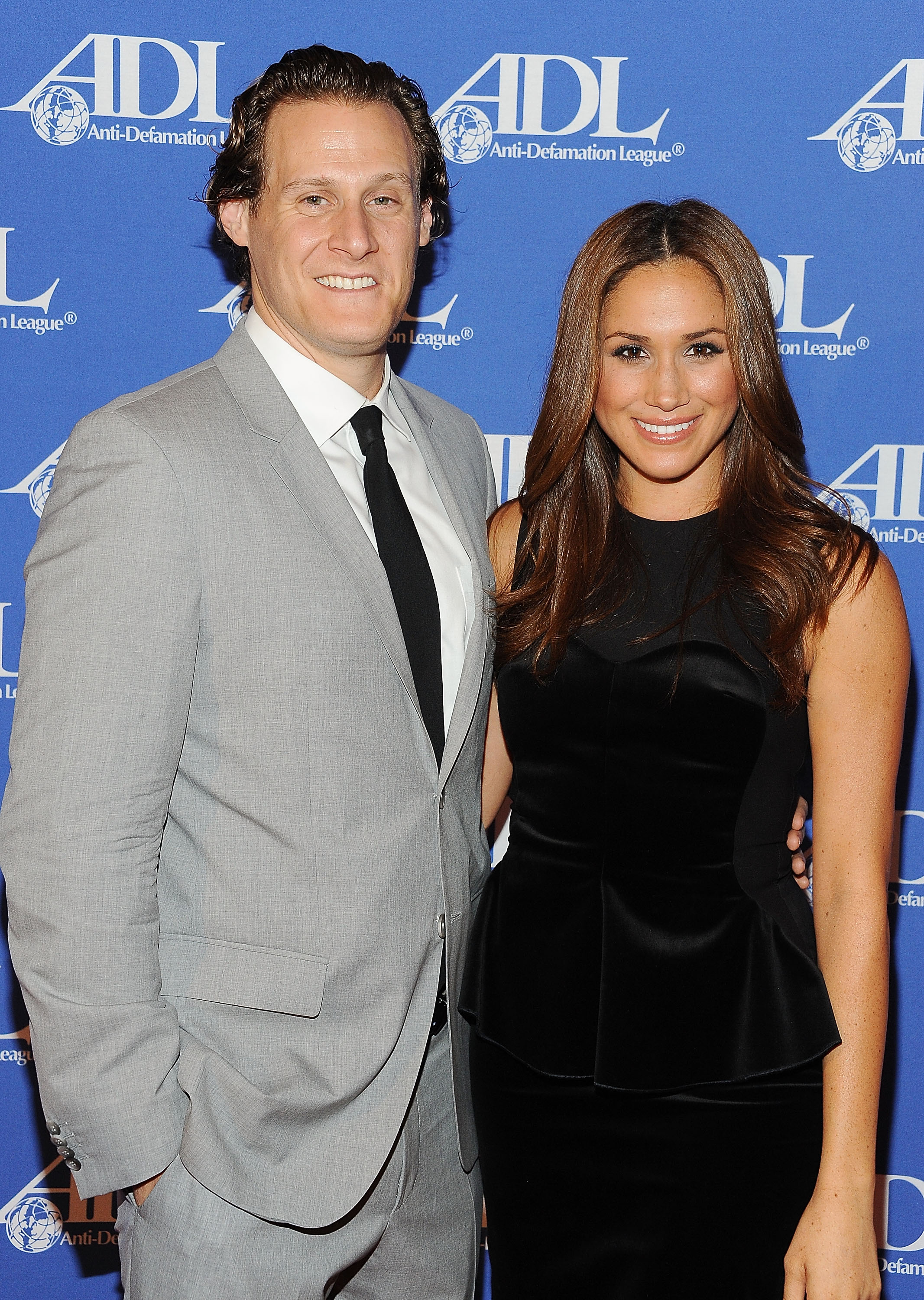 Trevor Engelson und Meghan Markle besuchen das Anti-Defamation League Entertainment Industry Awards Dinner zu Ehren von Ryan Kavanaugh am 11. Oktober 2011 in Beverly Hills, Kalifornien. | Quelle: Getty Images