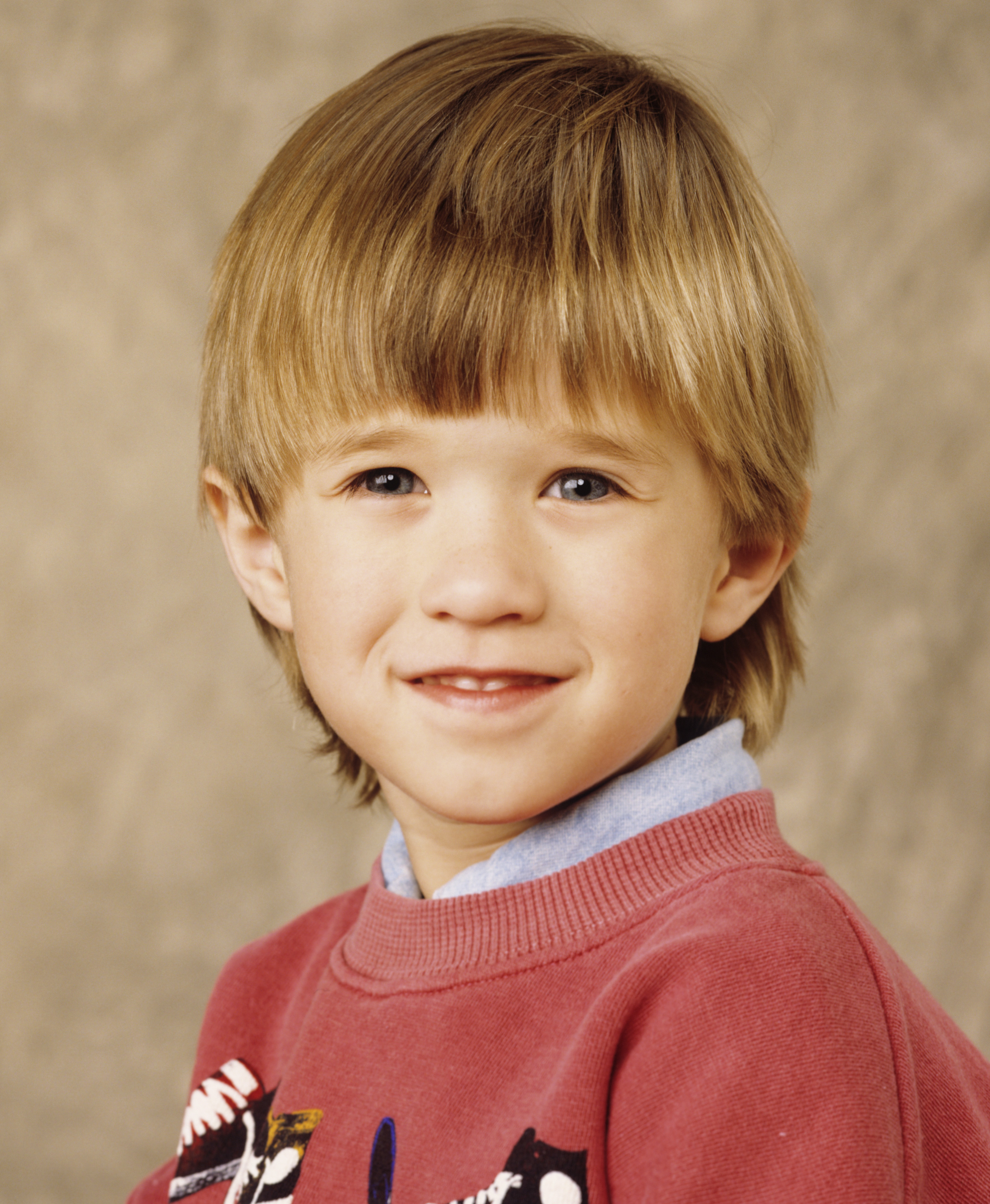 Haley Osment am Set von "Thunder Alley", 1994 | Quelle: Getty Images