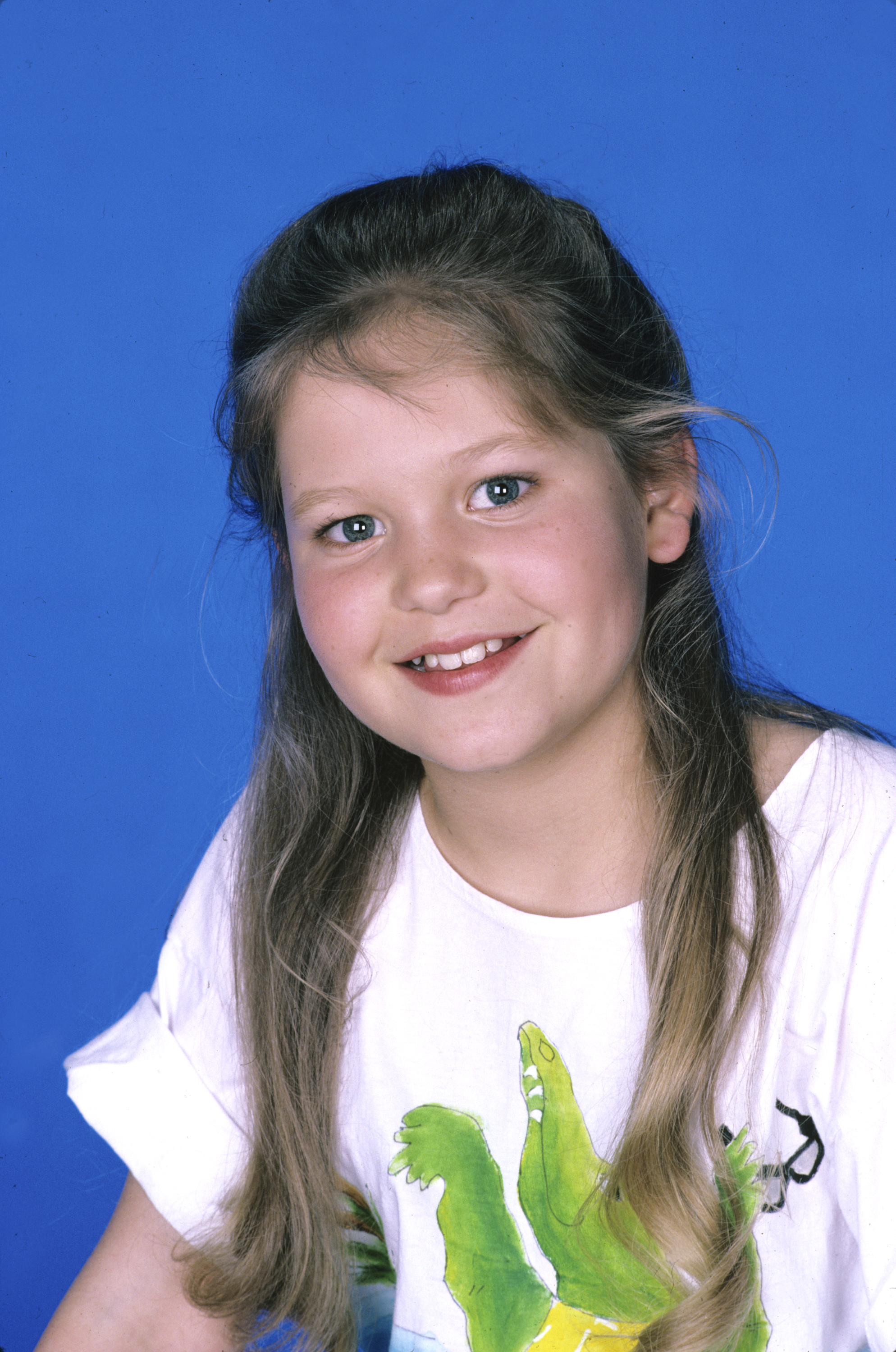 Die Zuschauer lernten Candace Cameron Bure erstmals als D.J. Tanner kennen, die verantwortungsbewusste älteste Schwester, die der Familie Tanner über acht Staffeln von „Full House“ hinweg Halt gab. Diese Rolle war der Startschuss für eine Karriere, die sie später wieder zur Serie zurückbrachte, bevor sie sich auch als Produzentin und Hauptdarstellerin in familienfreundlichen Filmen versuchte. | Quelle: Getty Images