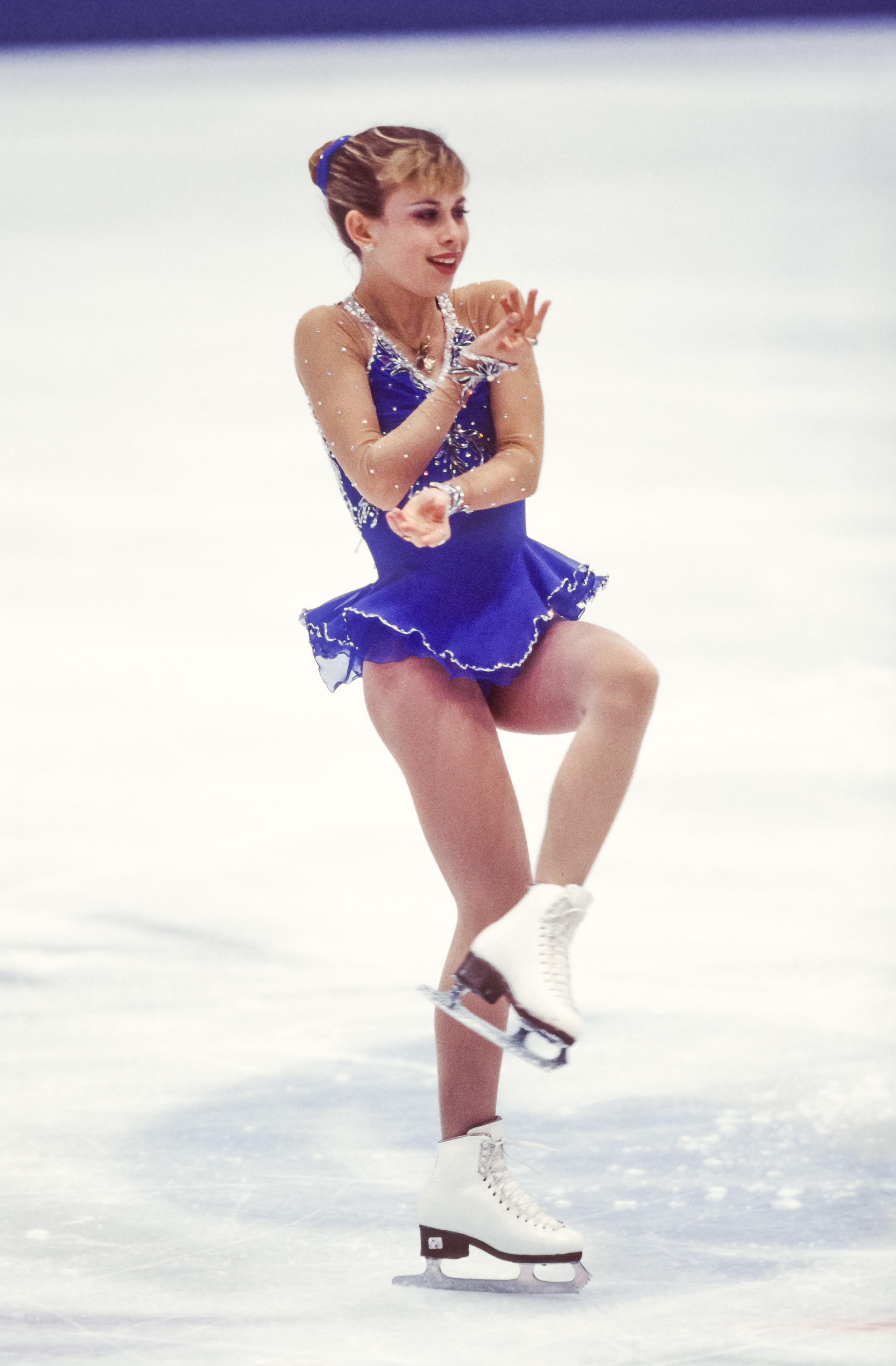 Die US-Amerikanerin Tara Lipinski tritt bei den Olympischen Winterspielen am 20. Februar 1998 in Nagano, Japan, bei der Eiskunstlauf-Kür der Damen an | Quelle: Getty Images