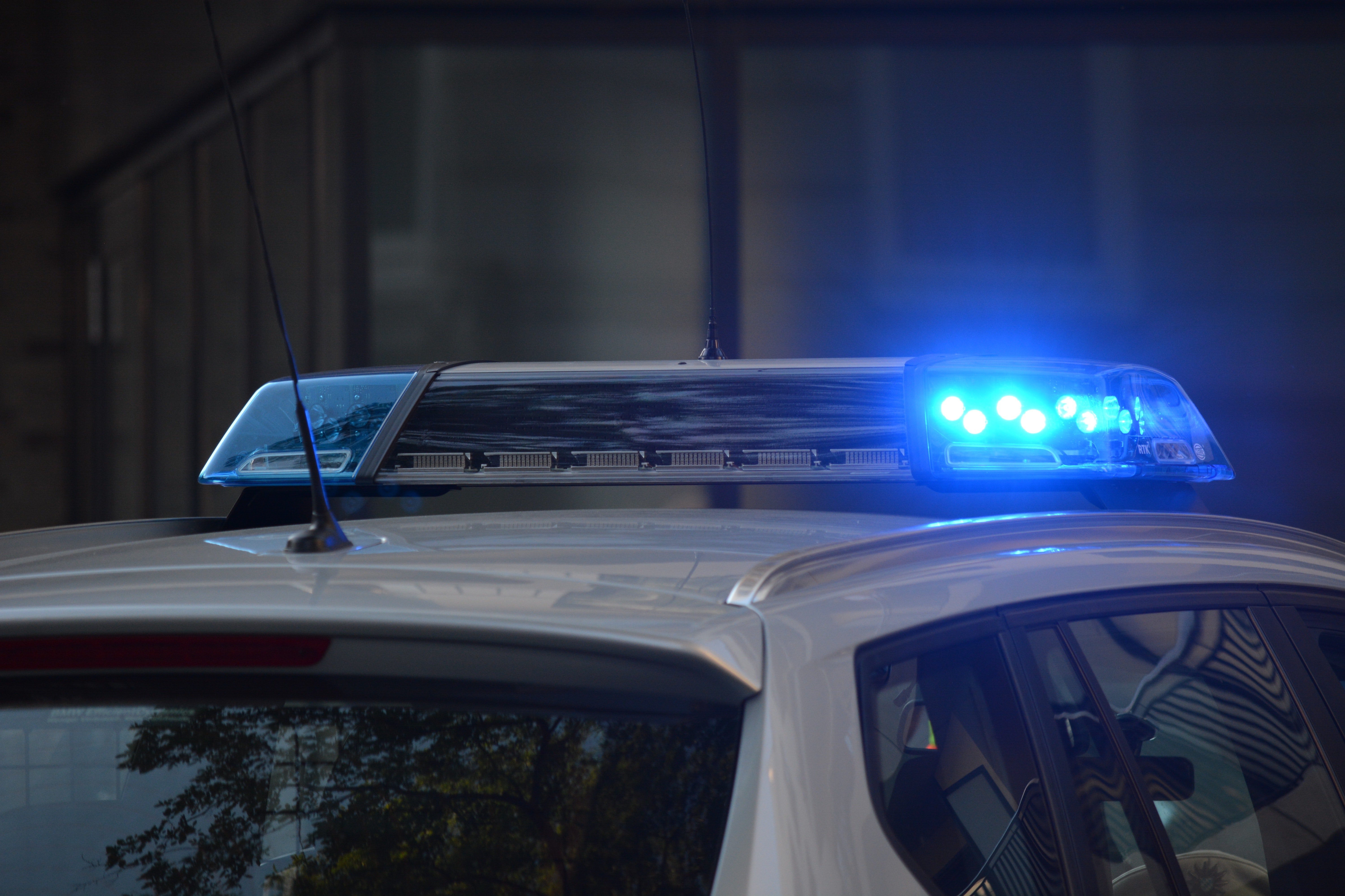 Polizeiauto mit Blaulicht | Quelle: Pexels