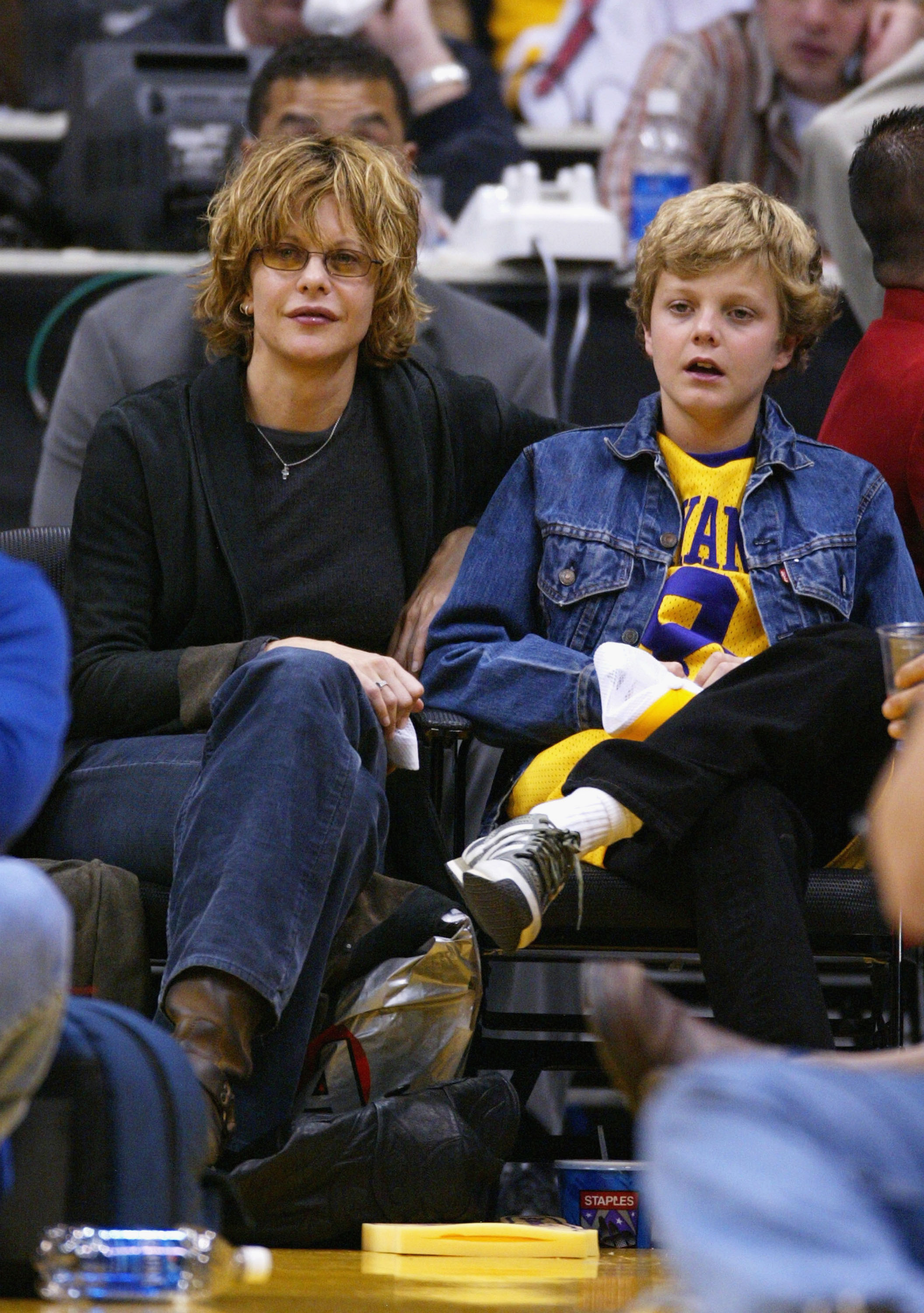 Meg Ryan und Sohn Jack Quaid besuchen das Spiel am 6. April 2004 | Quelle: Getty Images