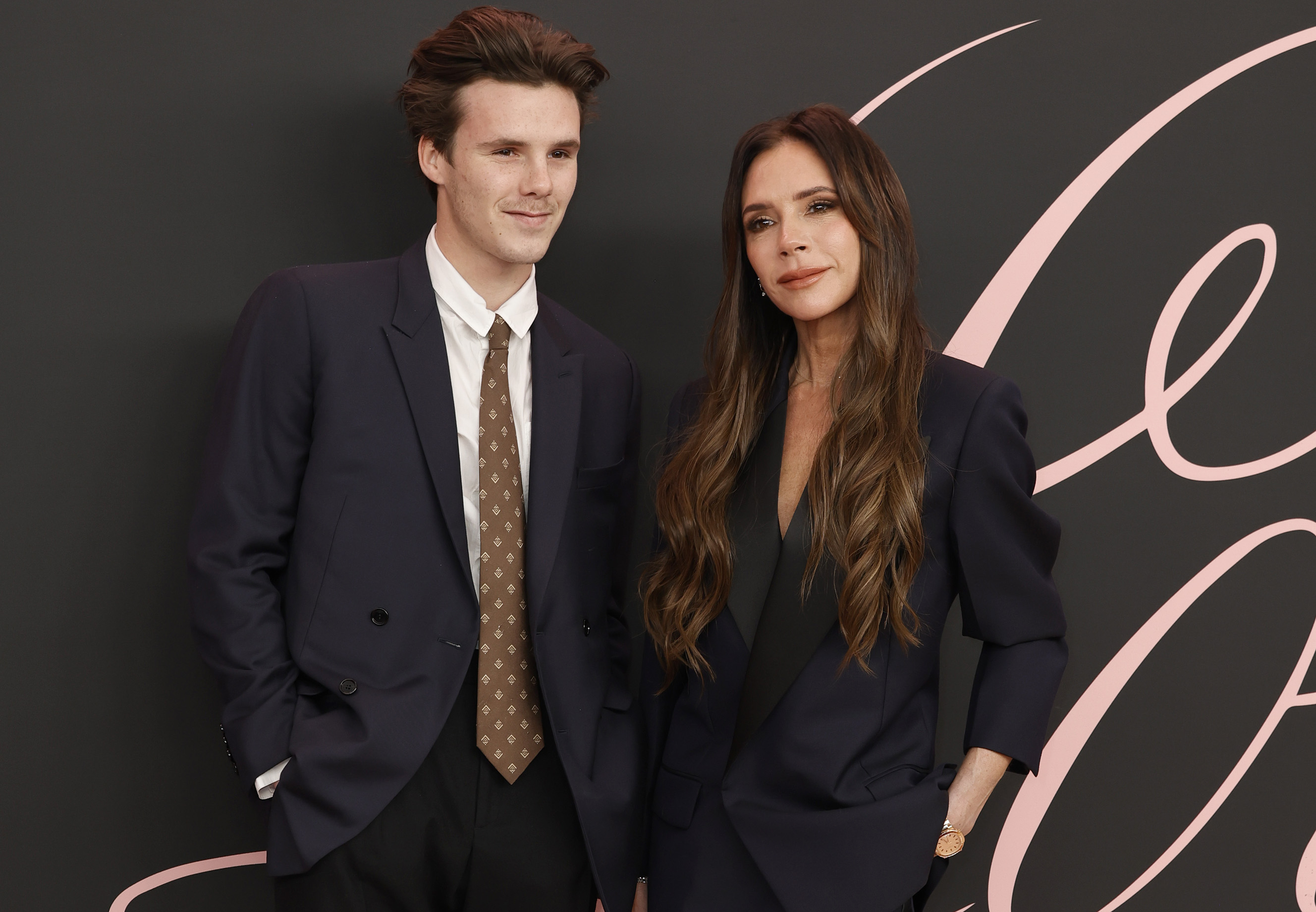 Cruz und Victoria Beckham bei der Premiere von "Lola" im Regency Bruin Theatre am 3. Februar 2024 in Los Angeles, Kalifornien | Quelle: Getty Images