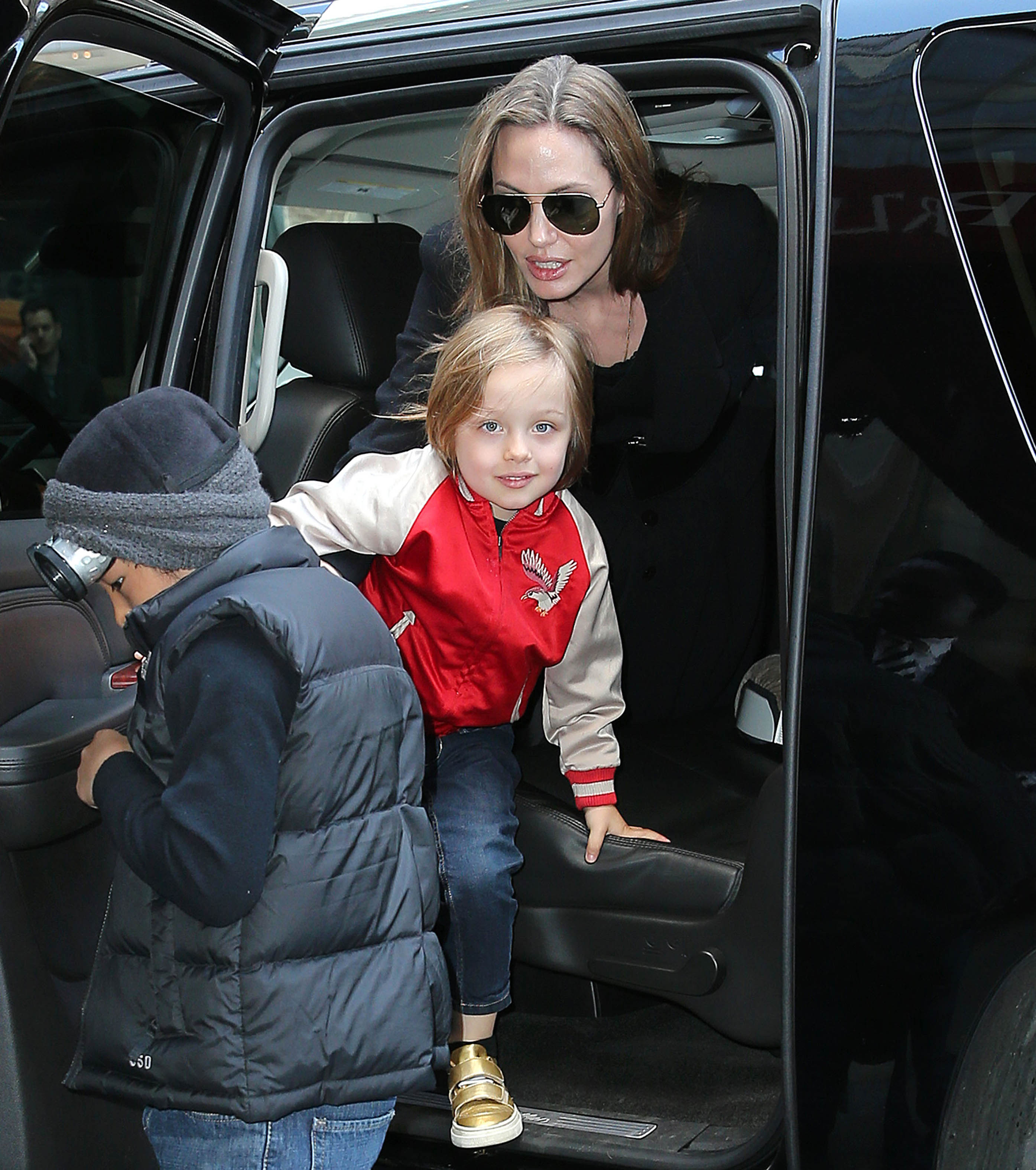 Pax Thien, Angelina Jolie und Knox Leon am 5. April 2013 in New York City | Quelle: Getty Images