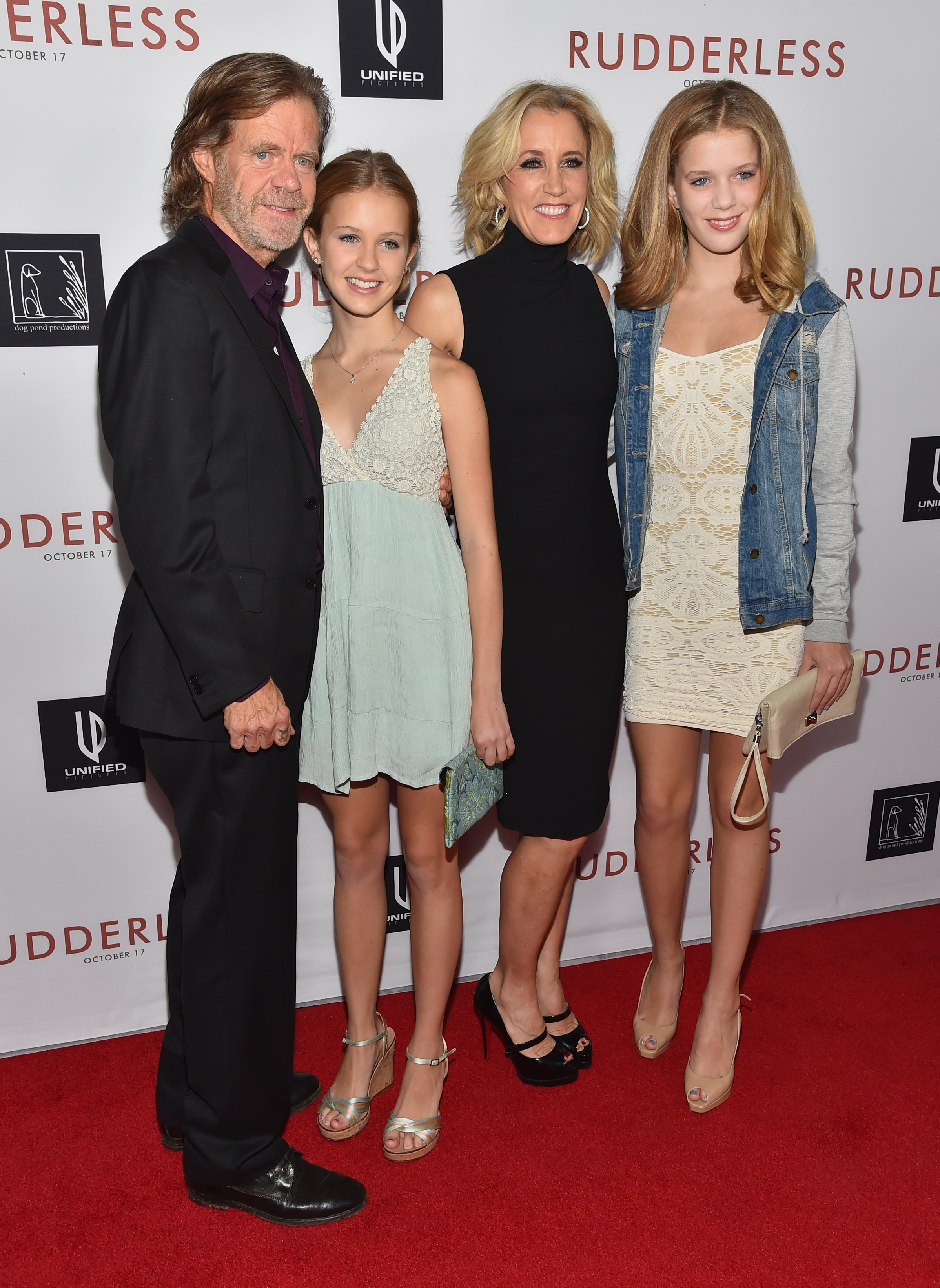 William H. Macy, Grace Macy, Felicity Huffman und Sophia Macy besuchen die Vorführung von "Ruderlos" am 7. Oktober 2014 in Los Angeles, Kalifornien. | Quelle: Getty Images