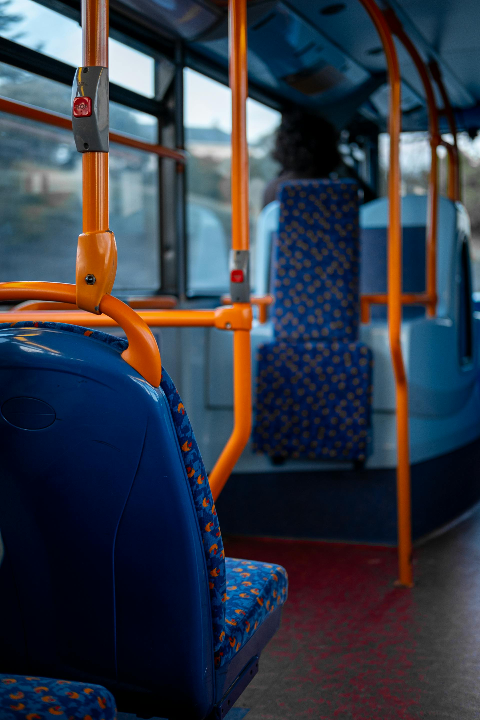 Sitze in einem Bus | Quelle: Pexels
