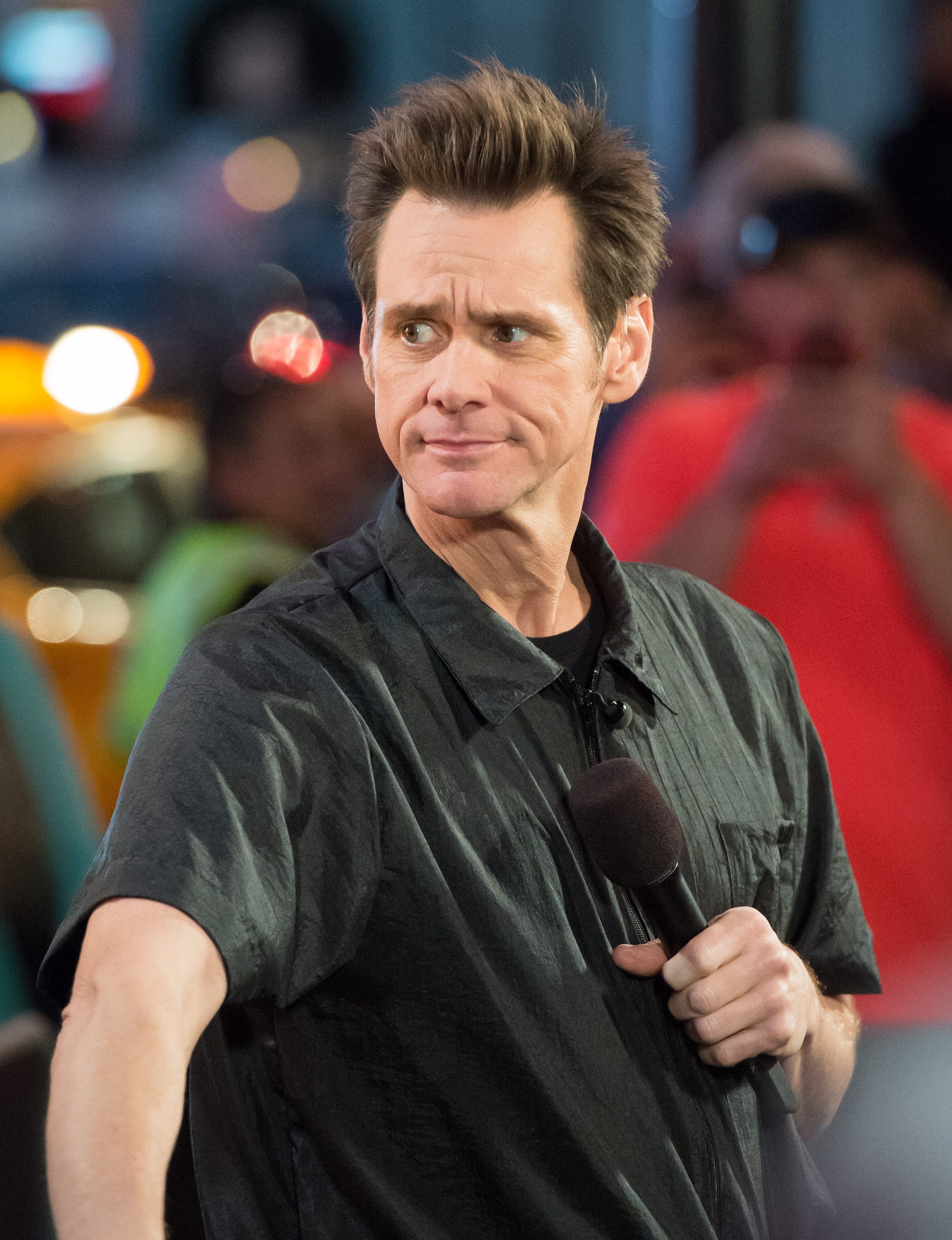 Nach zwei Scheidungen deutete Carrey wiederholt an, dass eine weitere Ehe unwahrscheinlich sei, und sagte einmal, er halte sie schlichtweg nicht für „notwendig“. Er räumte jedoch ein, dass die Begegnung mit der richtigen Person seine Einstellung möglicherweise ändern könnte. | Quelle: Getty Images
