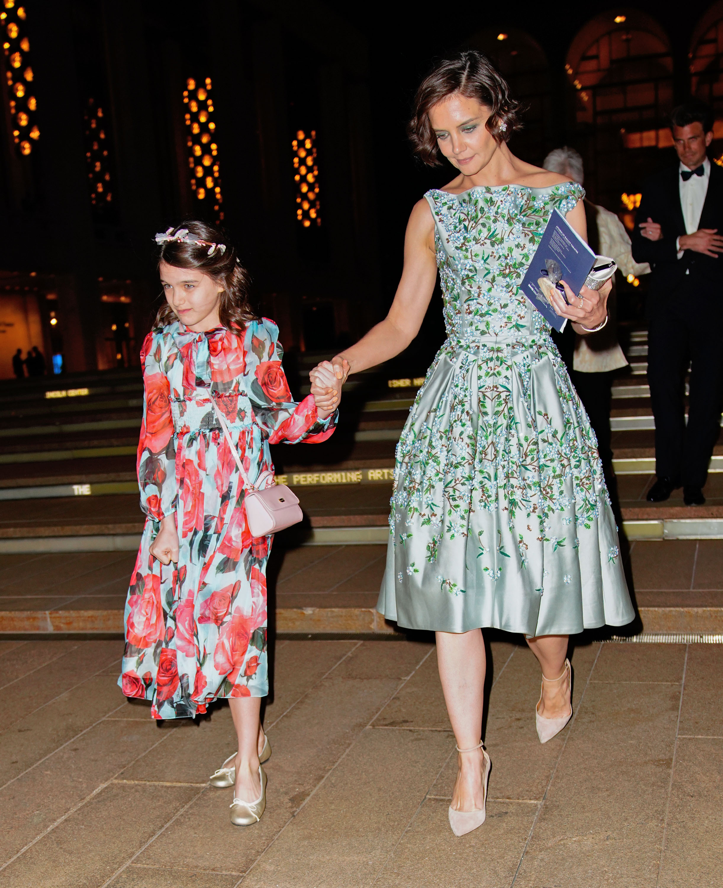 Suri Cruise und Katie Holmes im American Ballet Theater am 21. Mai 2018 in New York City. | Quelle: Getty Images