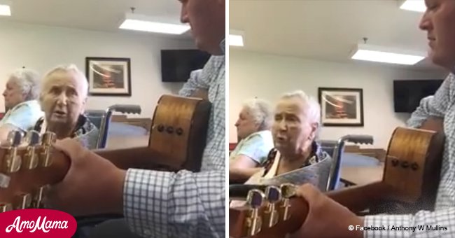 Eine alte Dame zeigt ihre mächtige Stimme und ihr Gesang wird schnell viral