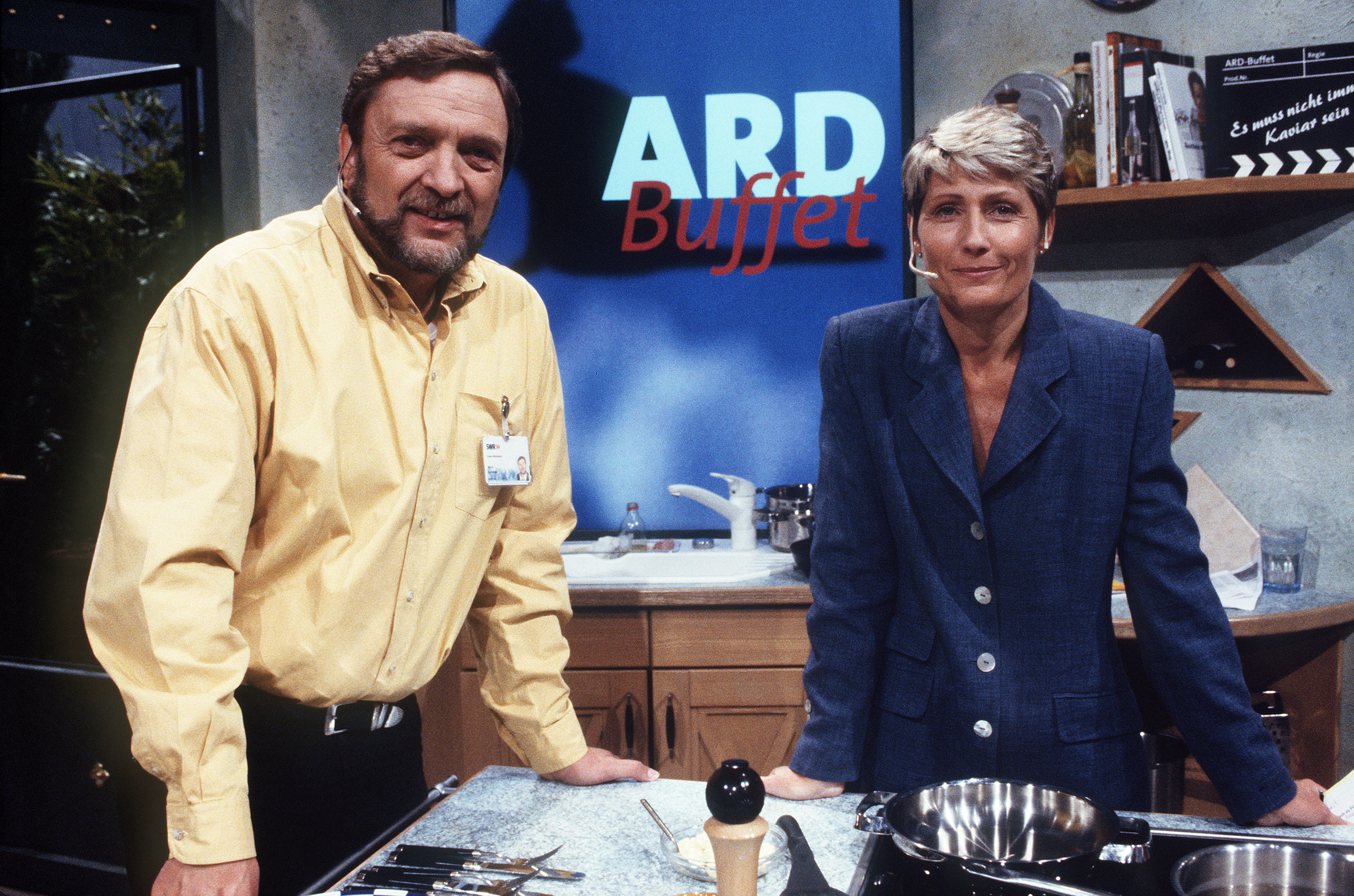 Bernd Schröder und Jacqueline Stuhler beim „ARD Buffet“ | Quelle: Getty Images