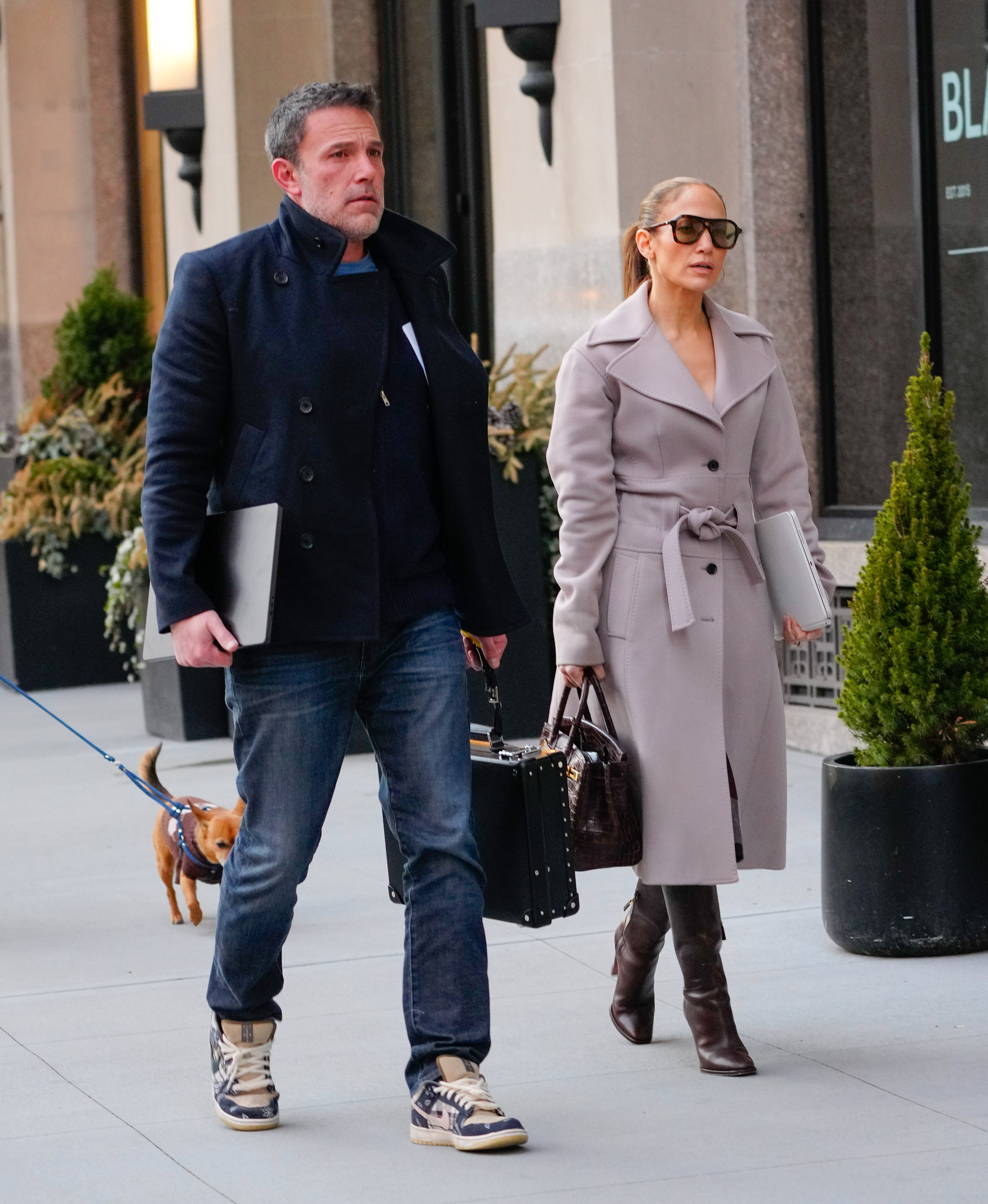 Ben Affleck und Jennifer Lopez werden am 29. März 2024 in New York City gesehen. | Quelle: Getty Images