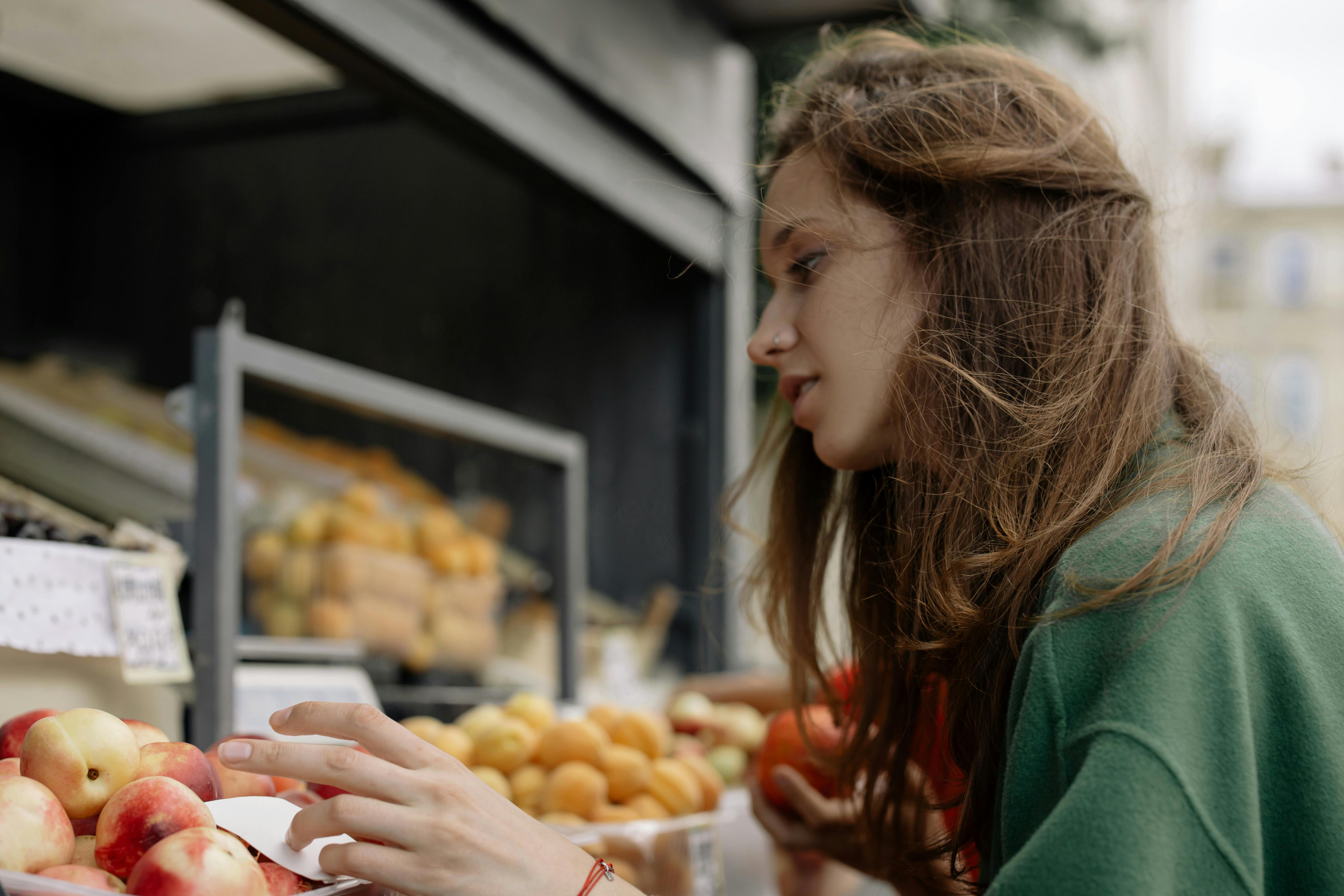 Kobieta na zakupach | Źródło: Pexels
