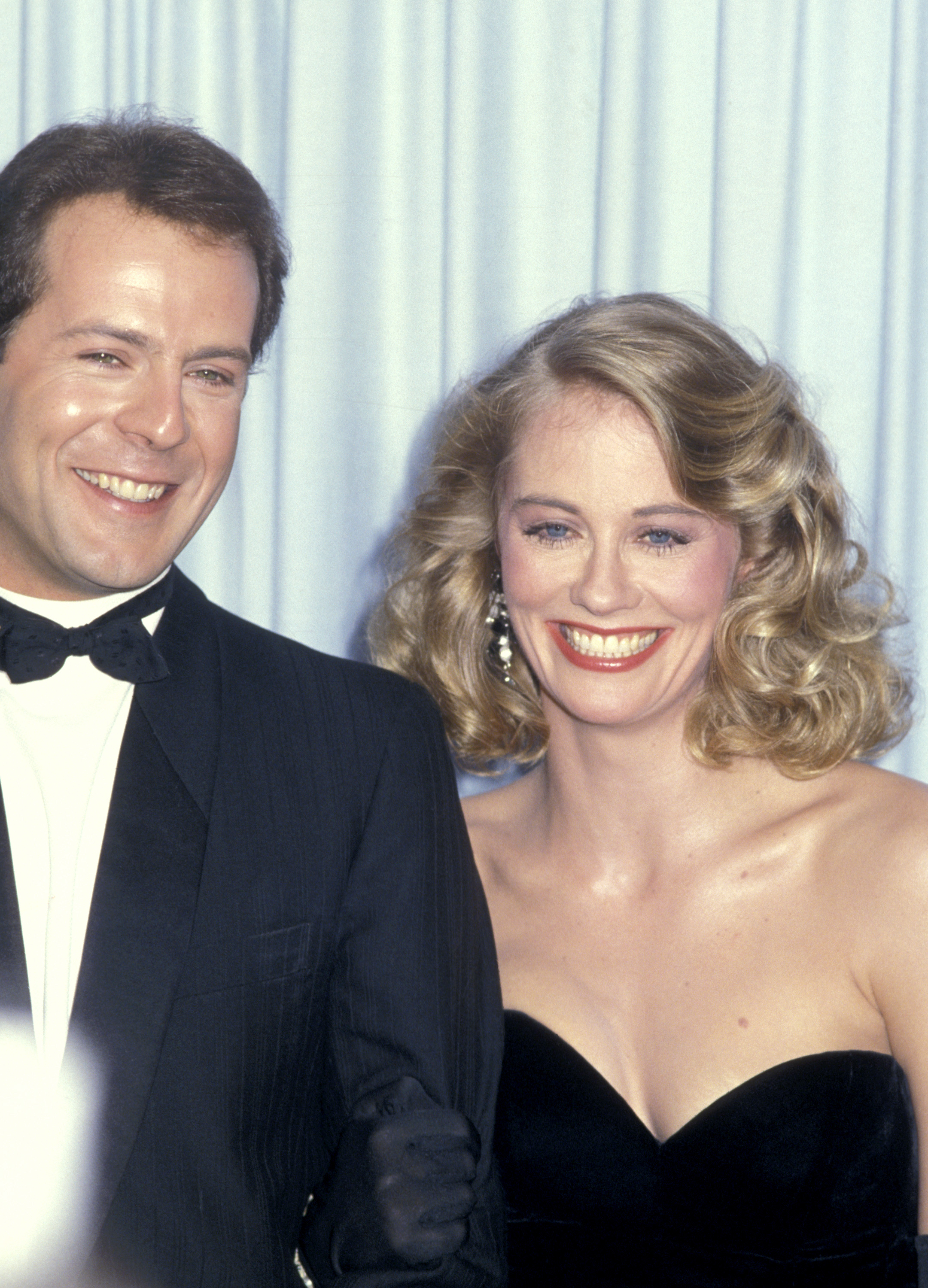 Bruce Willis und Cybill Shepherd bei den 37. Emmy Awards im Jahr 1985 | Quelle: Getty Images