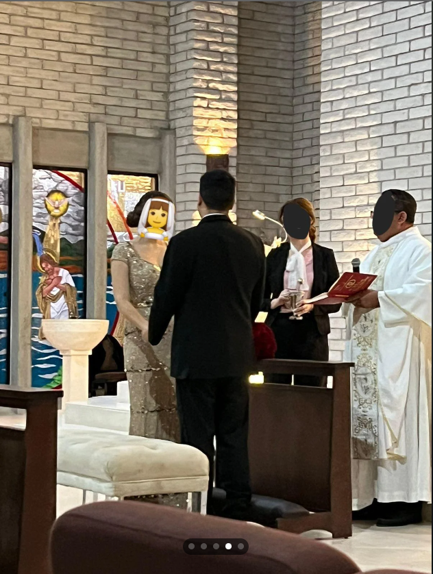 Die Braut und der Bräutigam vor dem Altar | Quelle: Reddit/r/weddingshaming