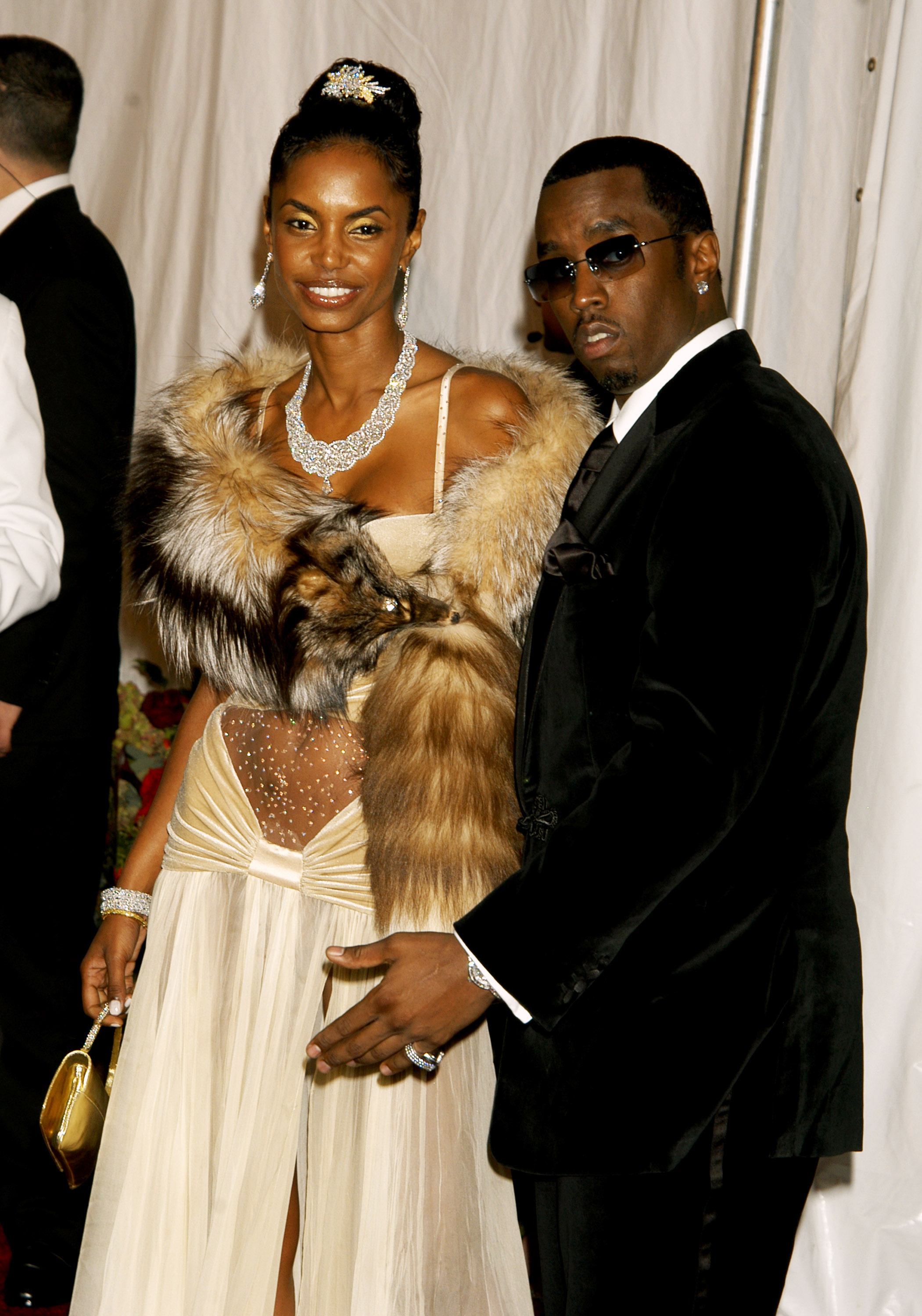 Kim Porter und Sean "P. Diddy" Combs während Diddys Geburtstagsparty am 4. November 2004 | Quelle: Getty Images