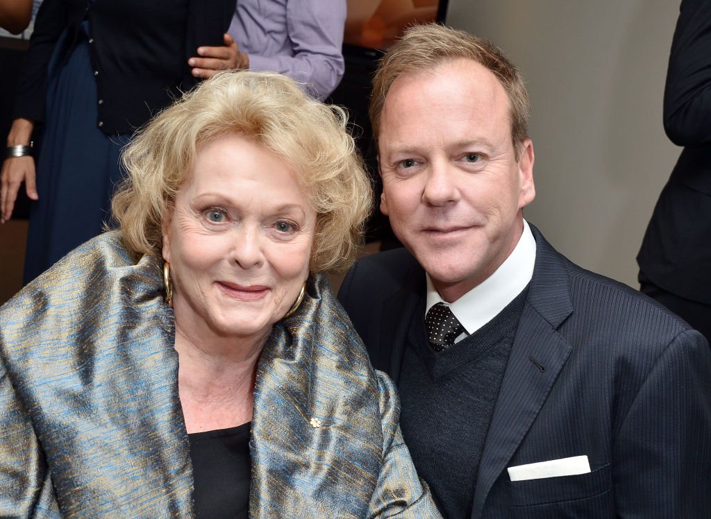 Kiefer Sutherland und Shirley Douglas besuchen die Premiere von "The Reluctant Fundamentalist" während des Toronto International Film Festival 2012 am 8. September 2012 in Toronto, Kanada. | Quelle: Getty Images