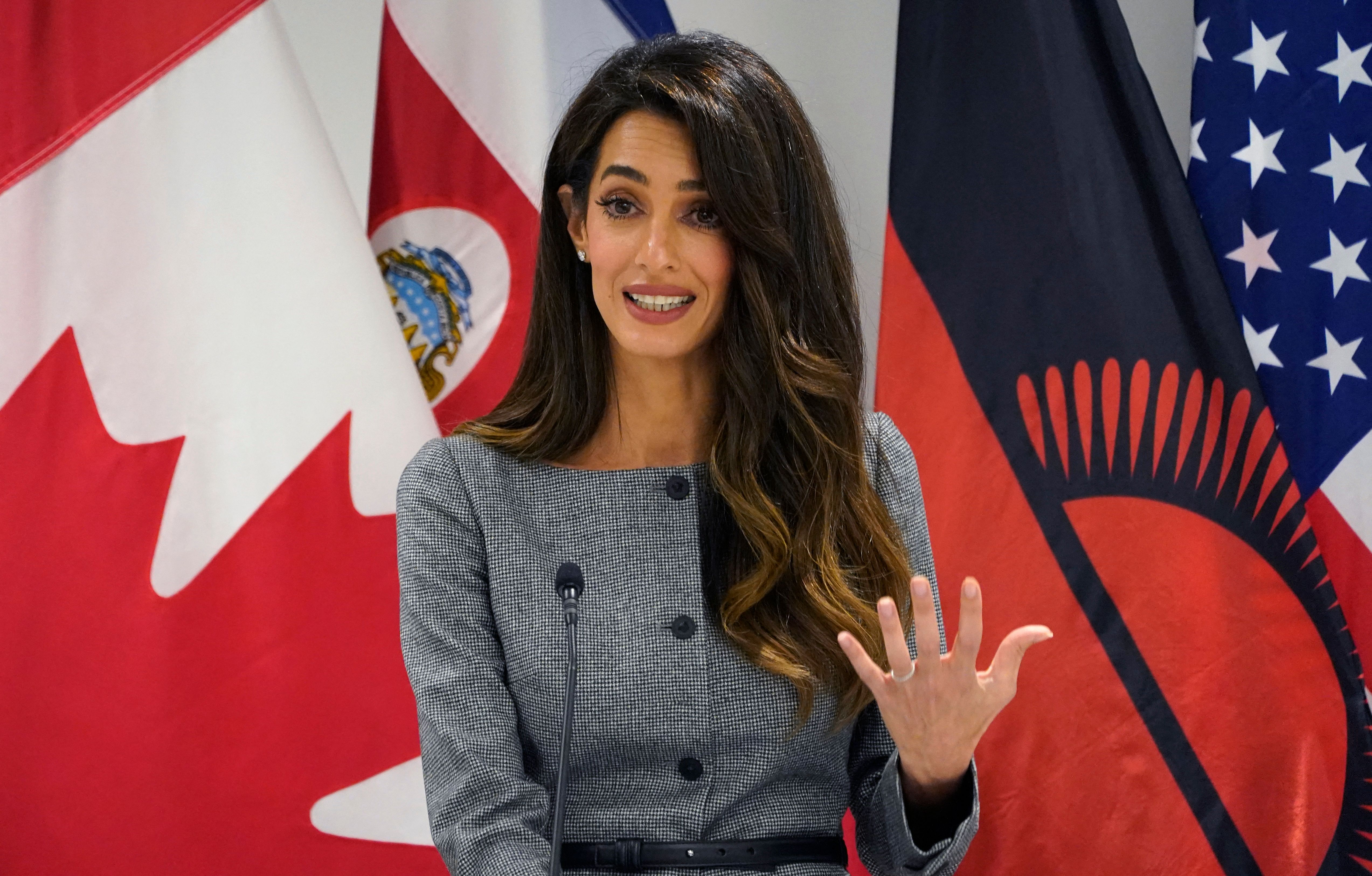 Amal Clooney spricht auf dem hochrangigen Dialog über die Erklärung gegen willkürliche Inhaftierung in den Beziehungen zwischen Staaten am 20. September 2023 | Quelle: Getty Images