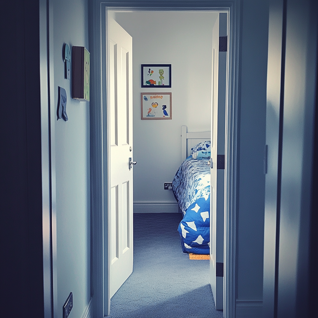 Die Tür zu einem Schlafzimmer | Quelle: Midjourney