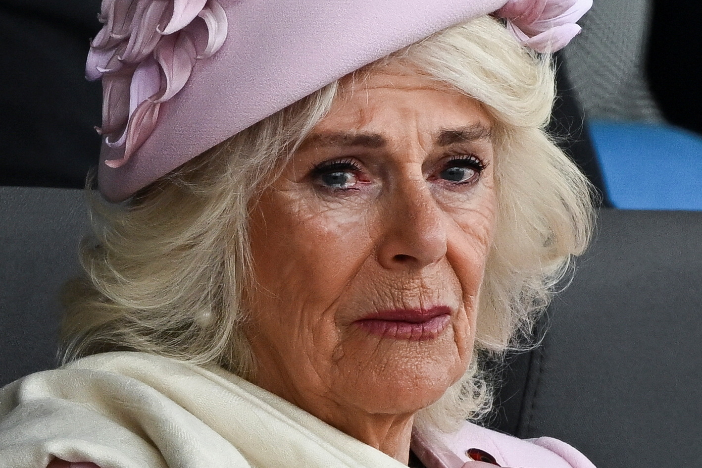 Königin Camilla reagiert auf die Veranstaltung zum 80. Jahrestag des D-Day in Southsea Common, Portsmouth, am 5. Juni 2024. | Quelle: Getty Images