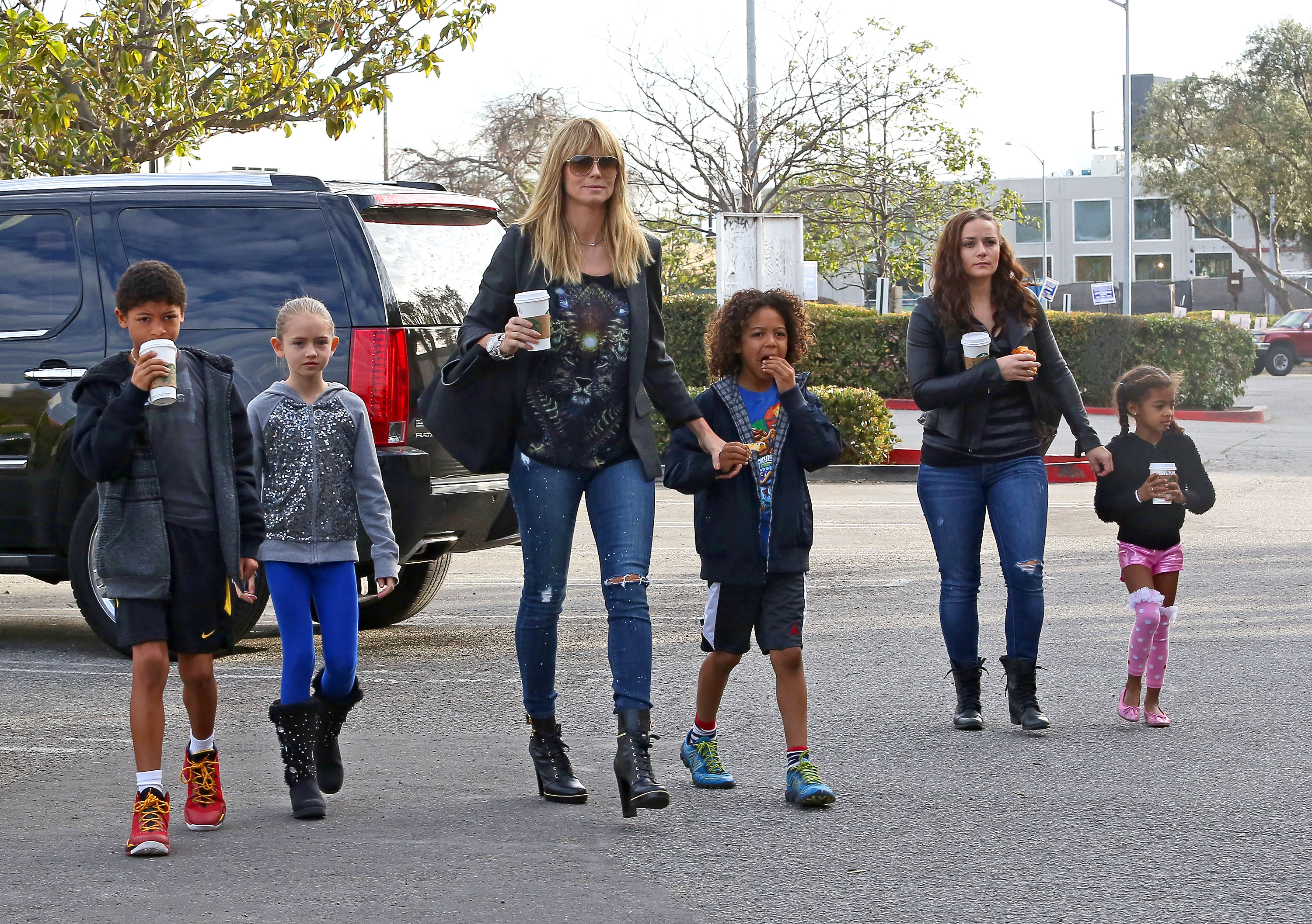 Heidi Klum mit ihren Kindern Henry, Johan, Lou und Leni in Los Angeles im Jahr 2014 | Quelle: Getty Images